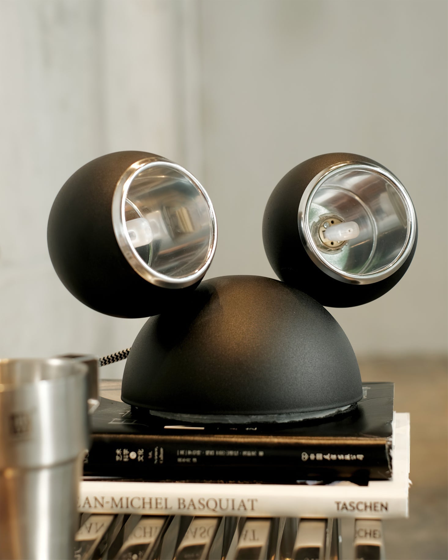 Lampe de Table Design Ludique - Ambiance Élégante et Amusante