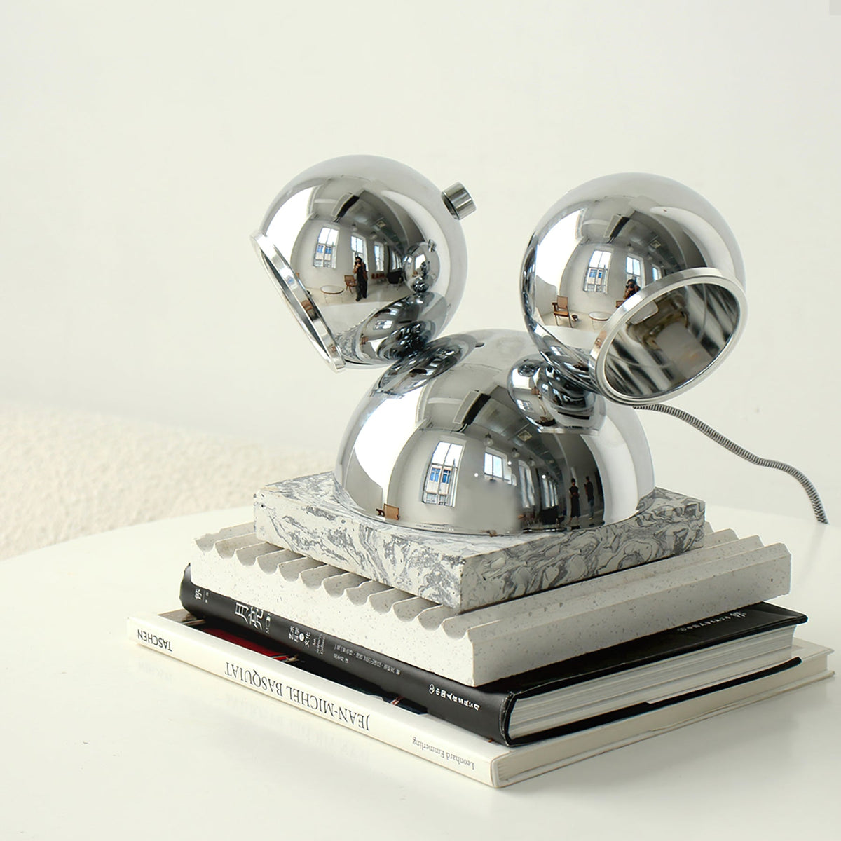Lampe de Table Design Ludique - Ambiance Élégante et Amusante