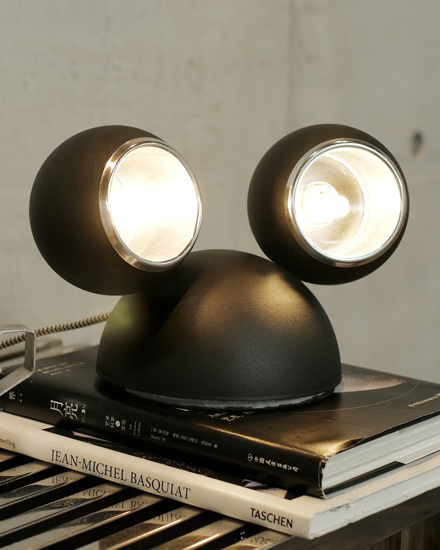 Lampe de Table Design Ludique - Ambiance Élégante et Amusante