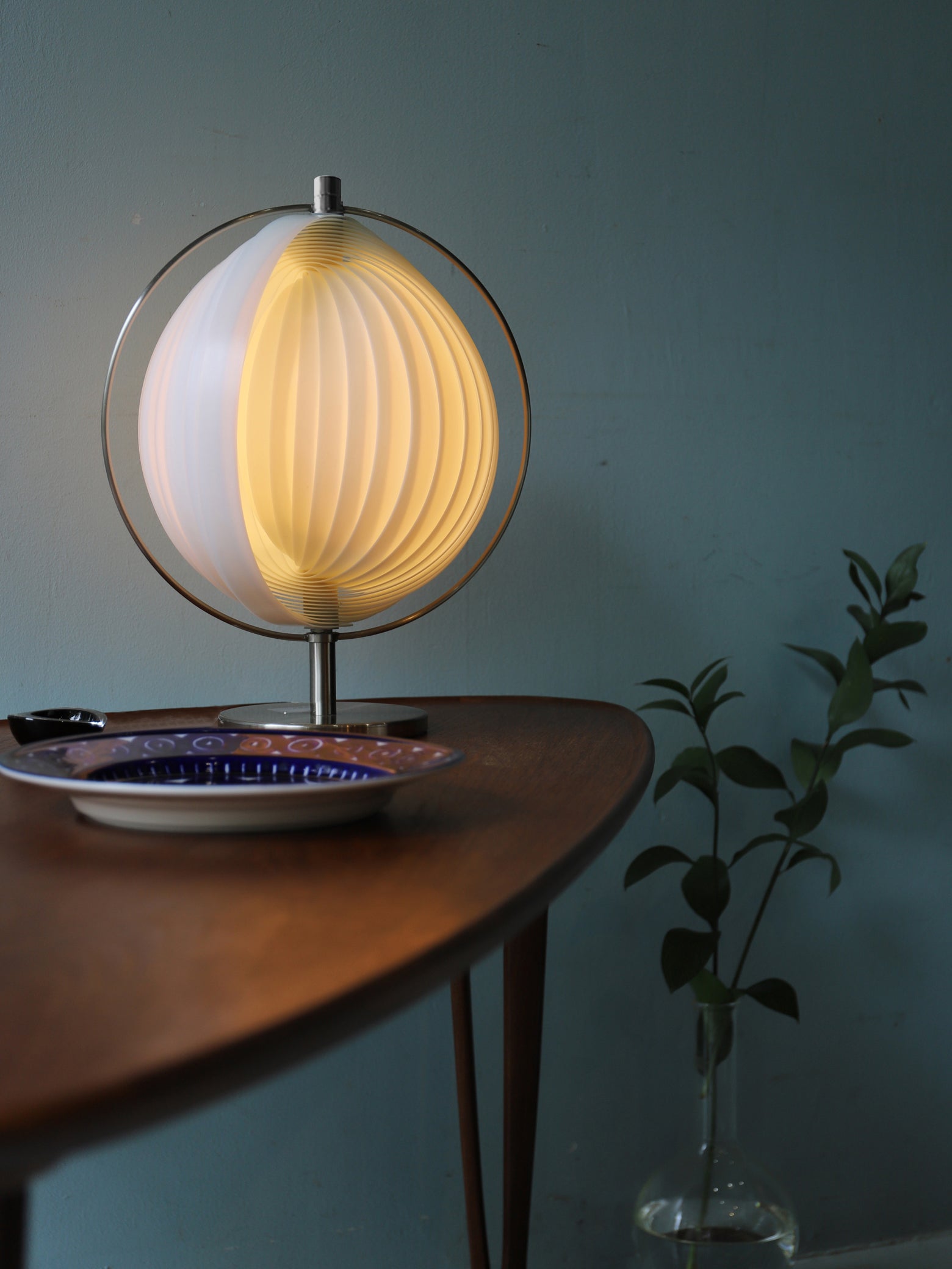 Lampe de Bureau Chrome Élégante - Design Rotatif et Ambiance Raffinée