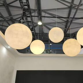Suspension Lumineuse Design Épuré - Éclairage Ambiant Réglable et Élégant