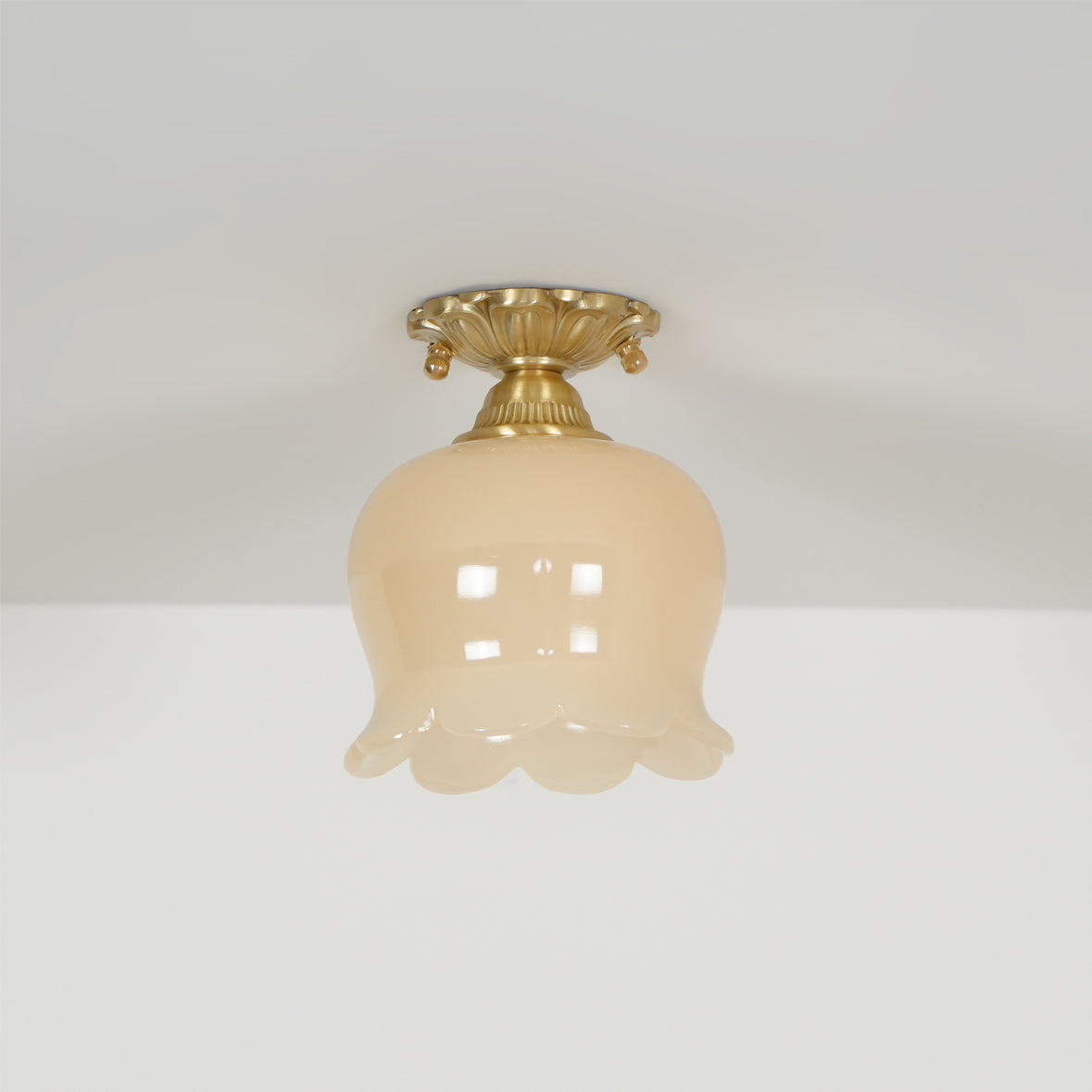 Éclairage de Plafond en Résine - Ambiance Chaleureuse et Élégante