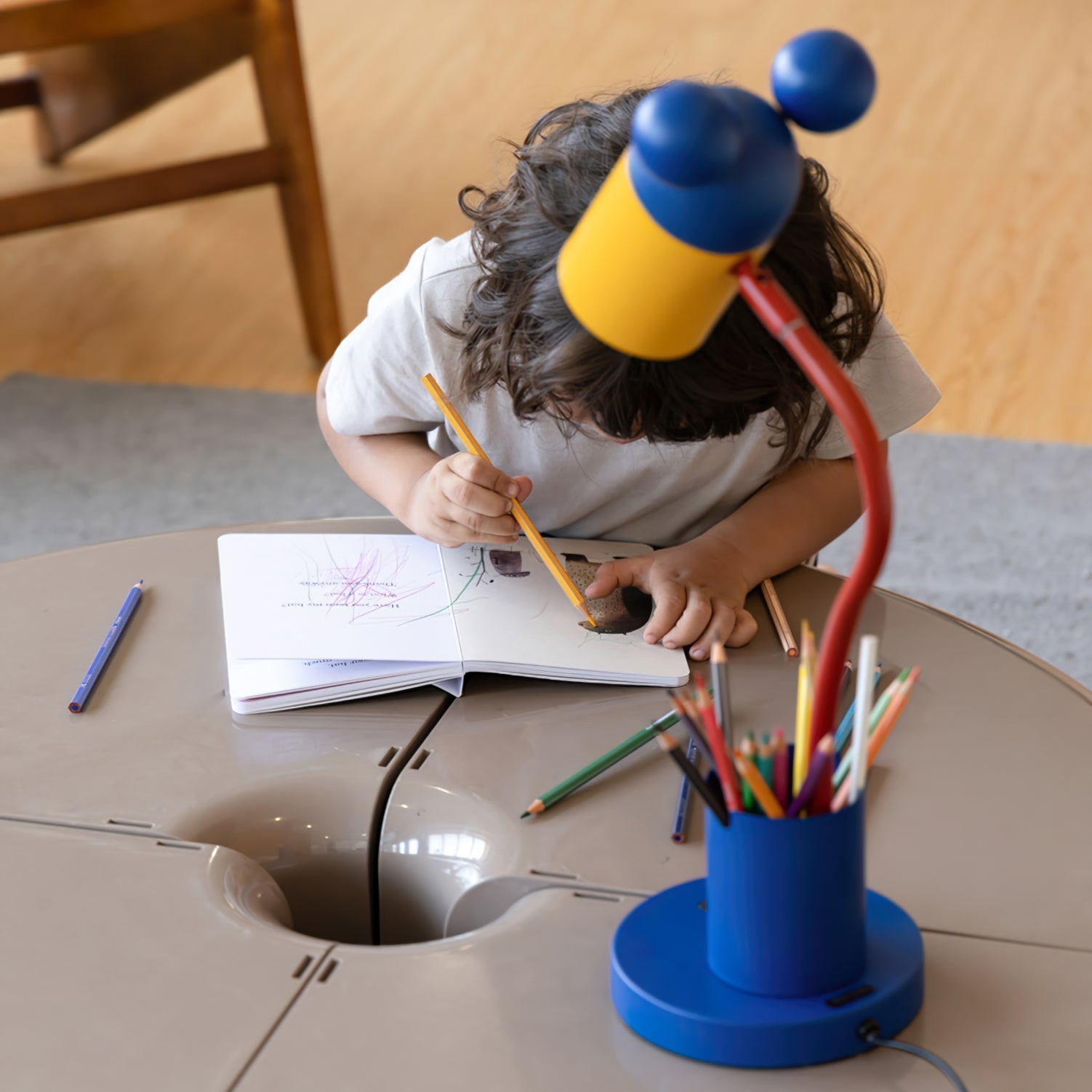 Lampe de Table Colorée pour Enfant - Design Ludique et Fonctionnel