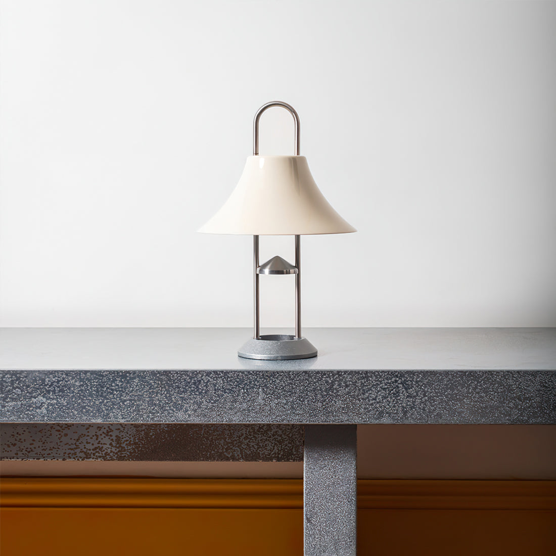 Lampe LED Portable et Multifonctionnelle - Éclairage Intérieur et Extérieur Élégant