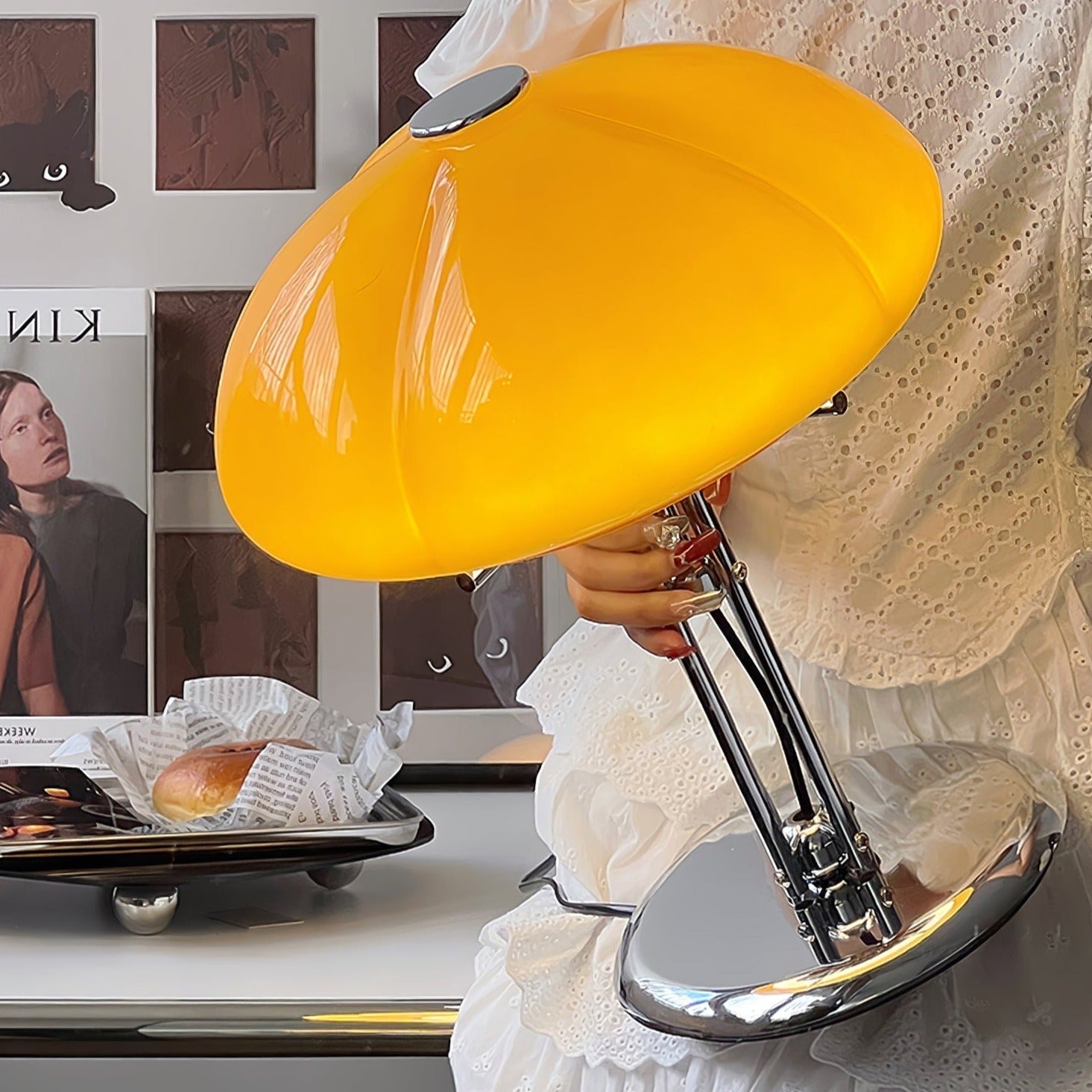 Lampe de Table Bauhaus - Éclairage Ambre et Design Élégant