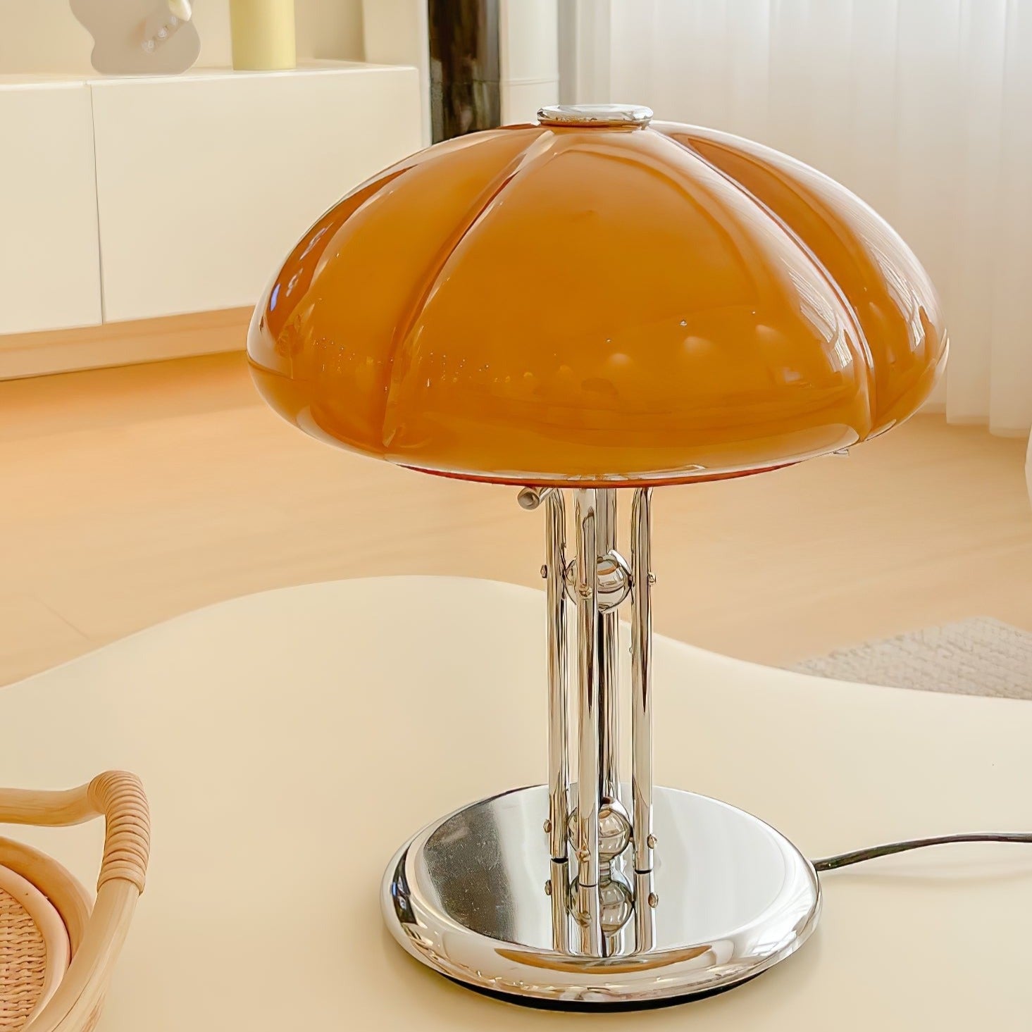 Lampe de Table Bauhaus - Éclairage Ambre et Design Élégant