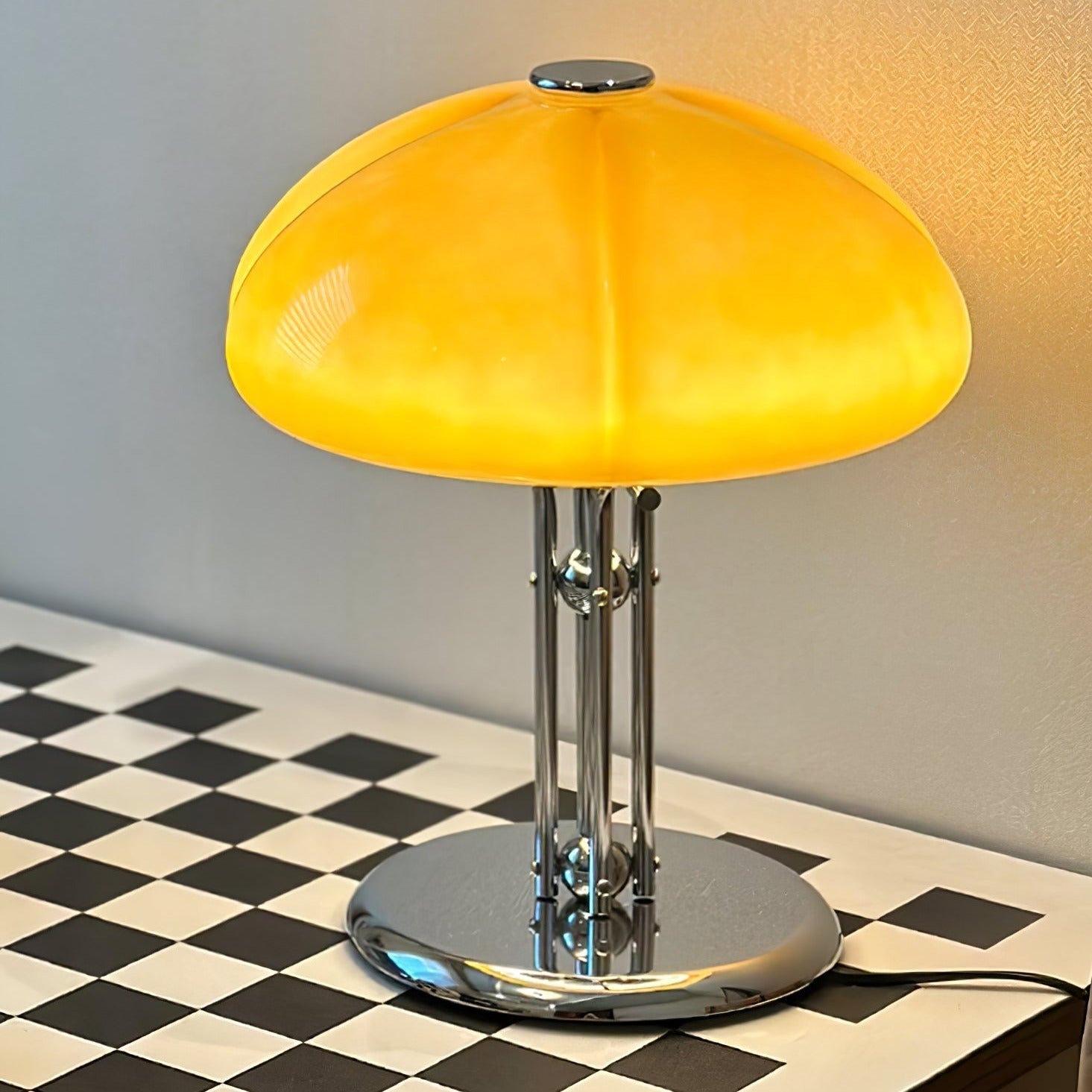 Lampe de Table Bauhaus - Éclairage Ambre et Design Élégant