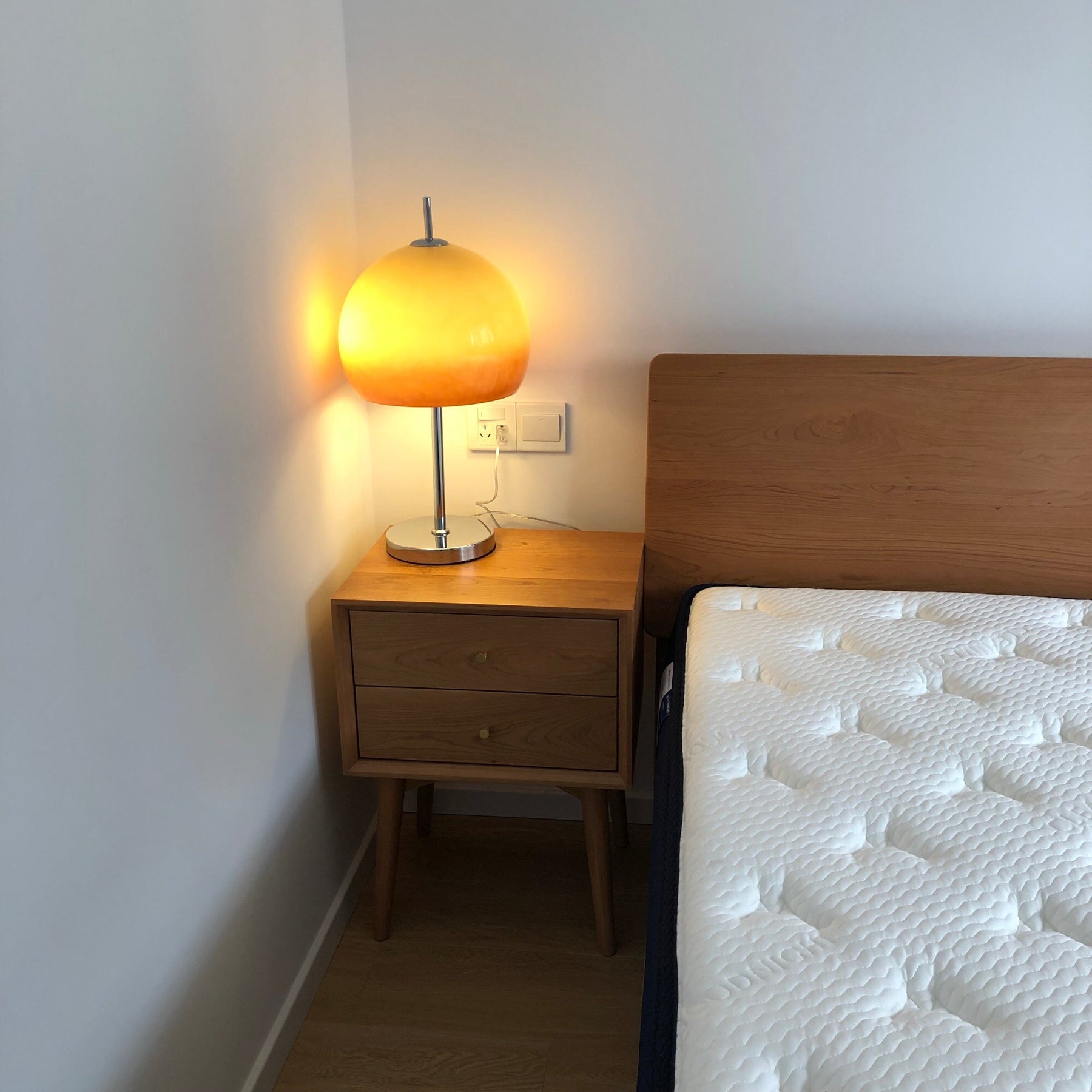 Lampe de Chevet Champignon - Design Rétro et Pratique