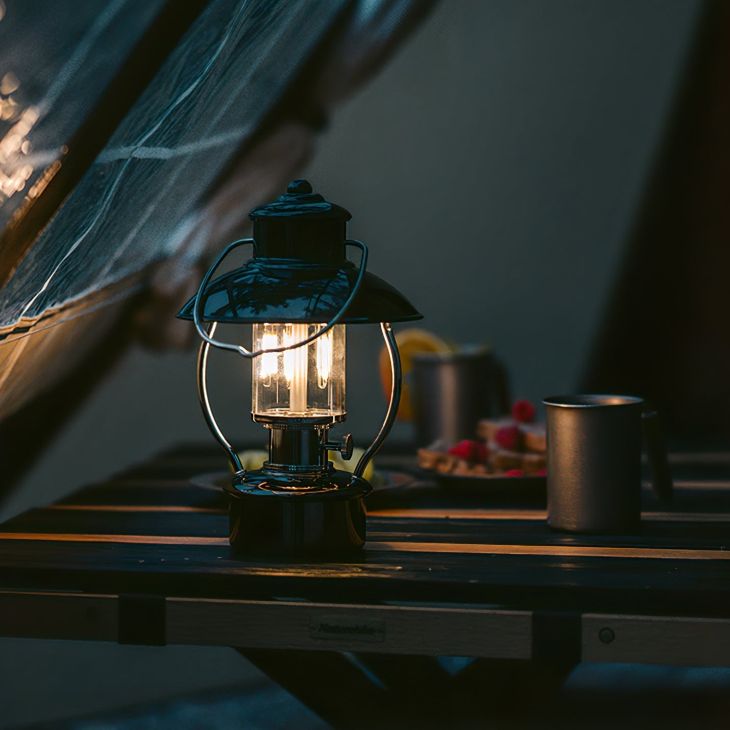 Lampe de Jardin LED Rechargeable - Éclairage Élégant et Résistant aux Intempéries