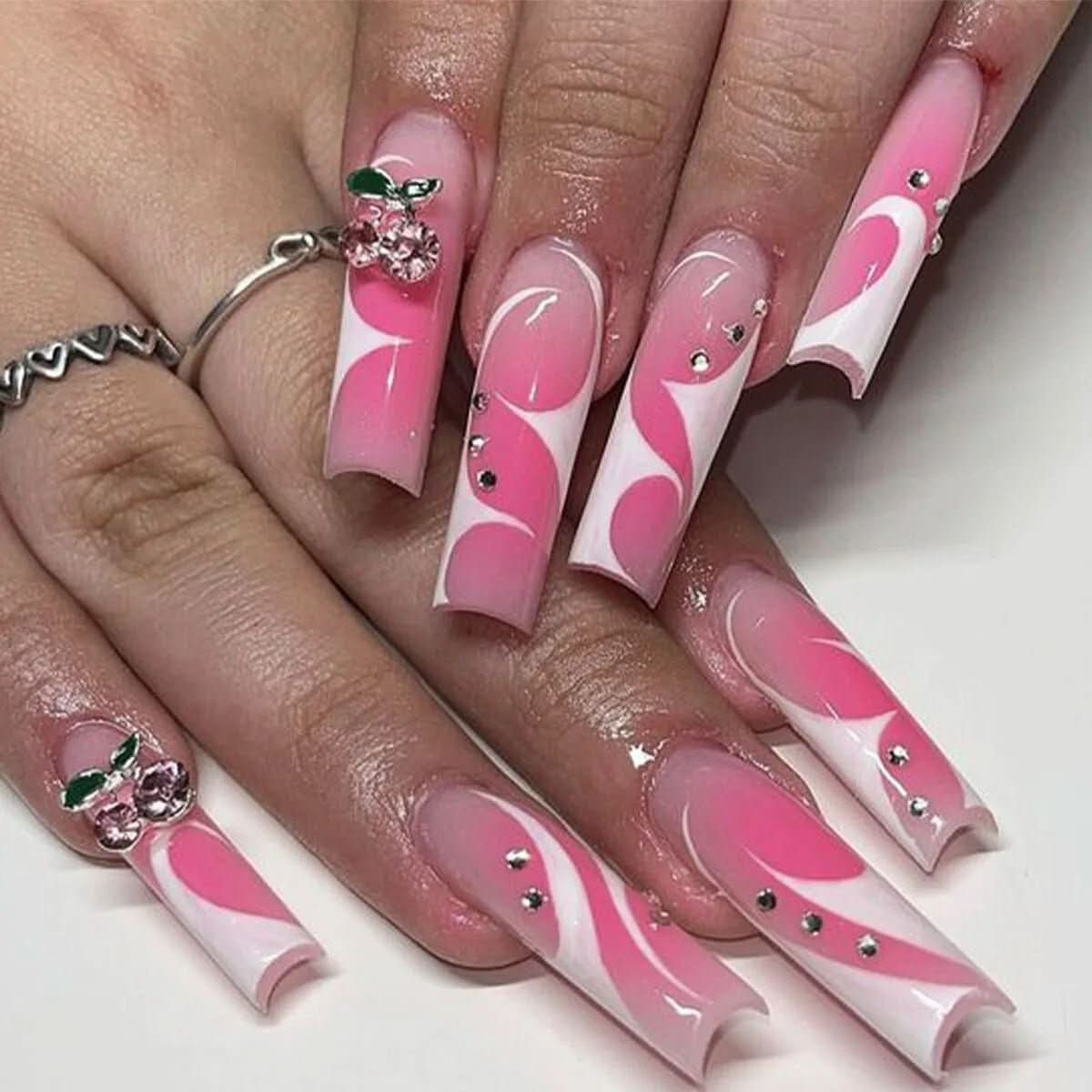 Ongles Press-On Roses Premium - Application Rapide et Élégante