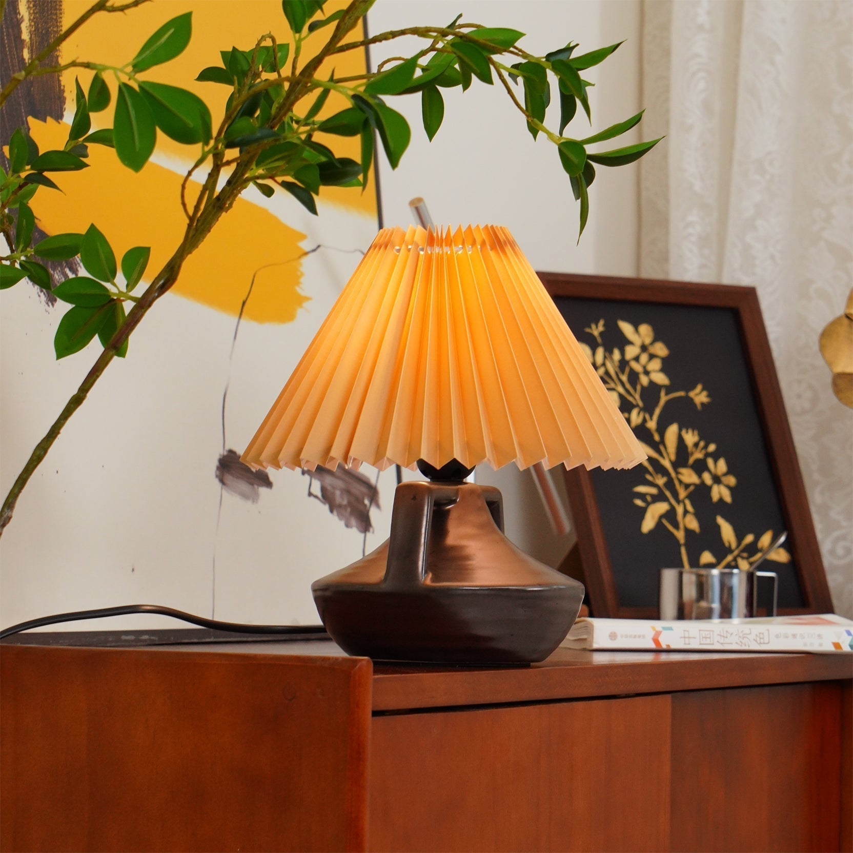 Lampe de Table Élégante avec Abat-jour Plissé - Ambiance Chaleureuse et Cosy