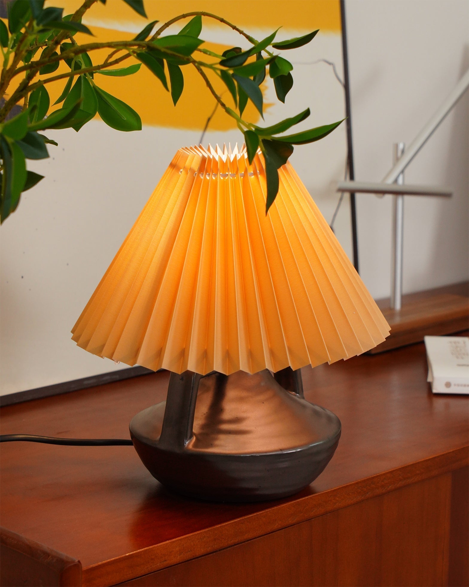 Lampe de Table Élégante avec Abat-jour Plissé - Ambiance Chaleureuse et Cosy