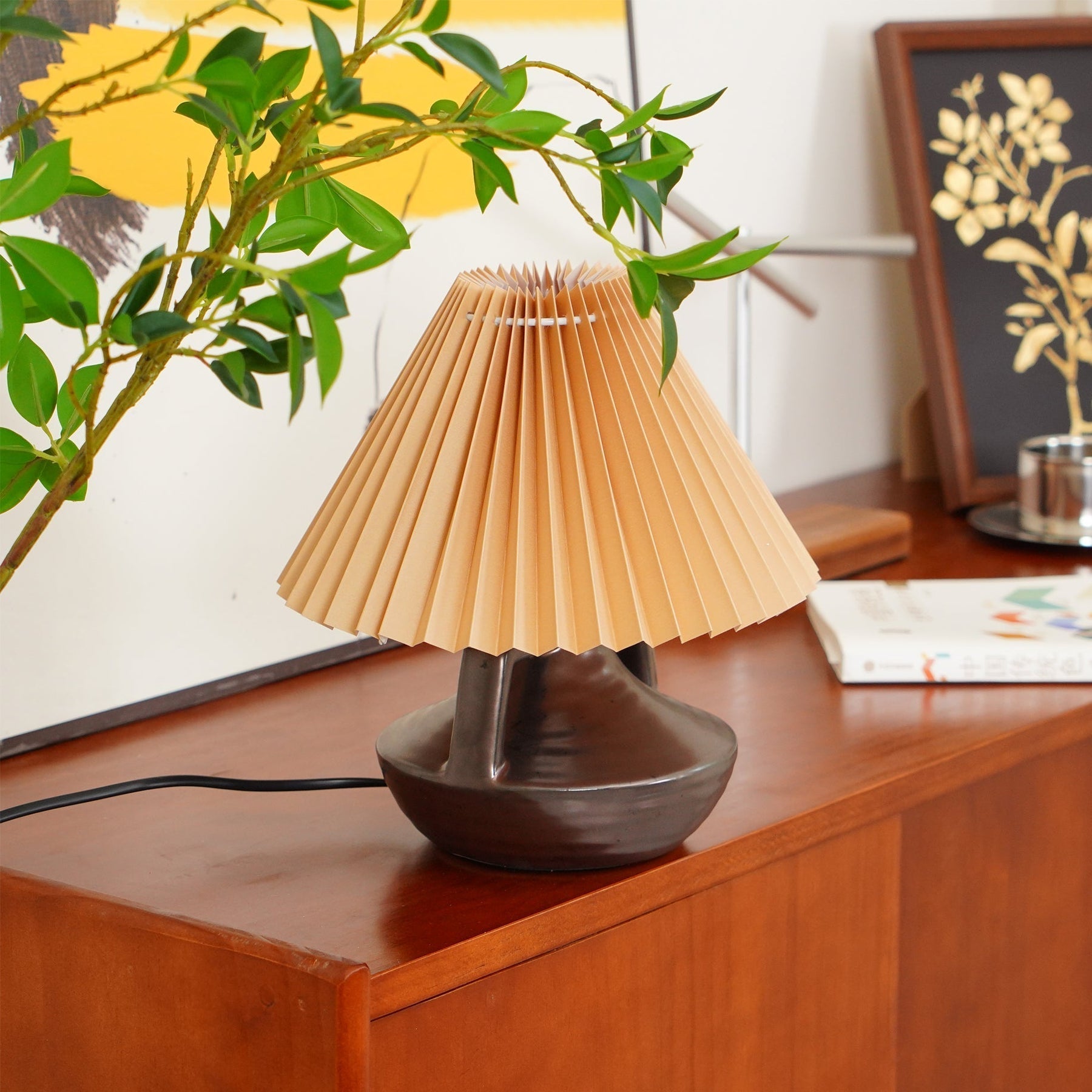 Lampe de Table Élégante avec Abat-jour Plissé - Ambiance Chaleureuse et Cosy
