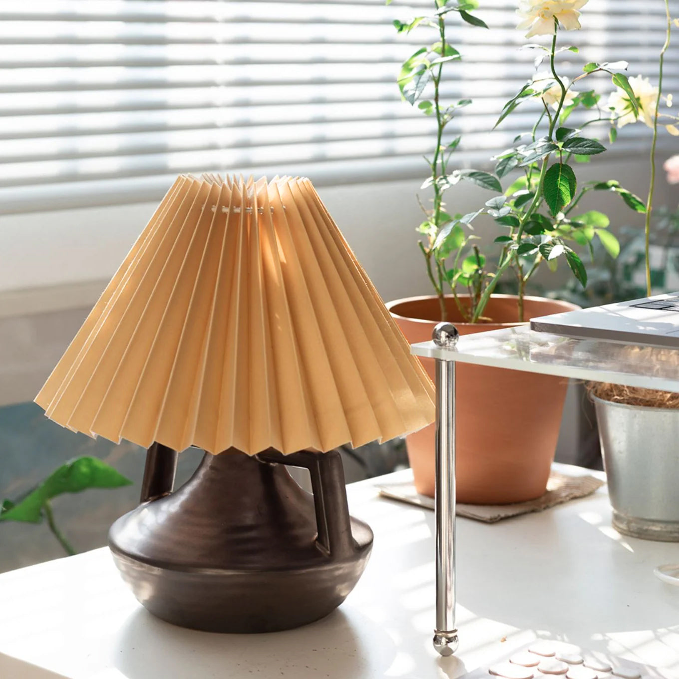 Lampe de Table Élégante avec Abat-jour Plissé - Ambiance Chaleureuse et Cosy