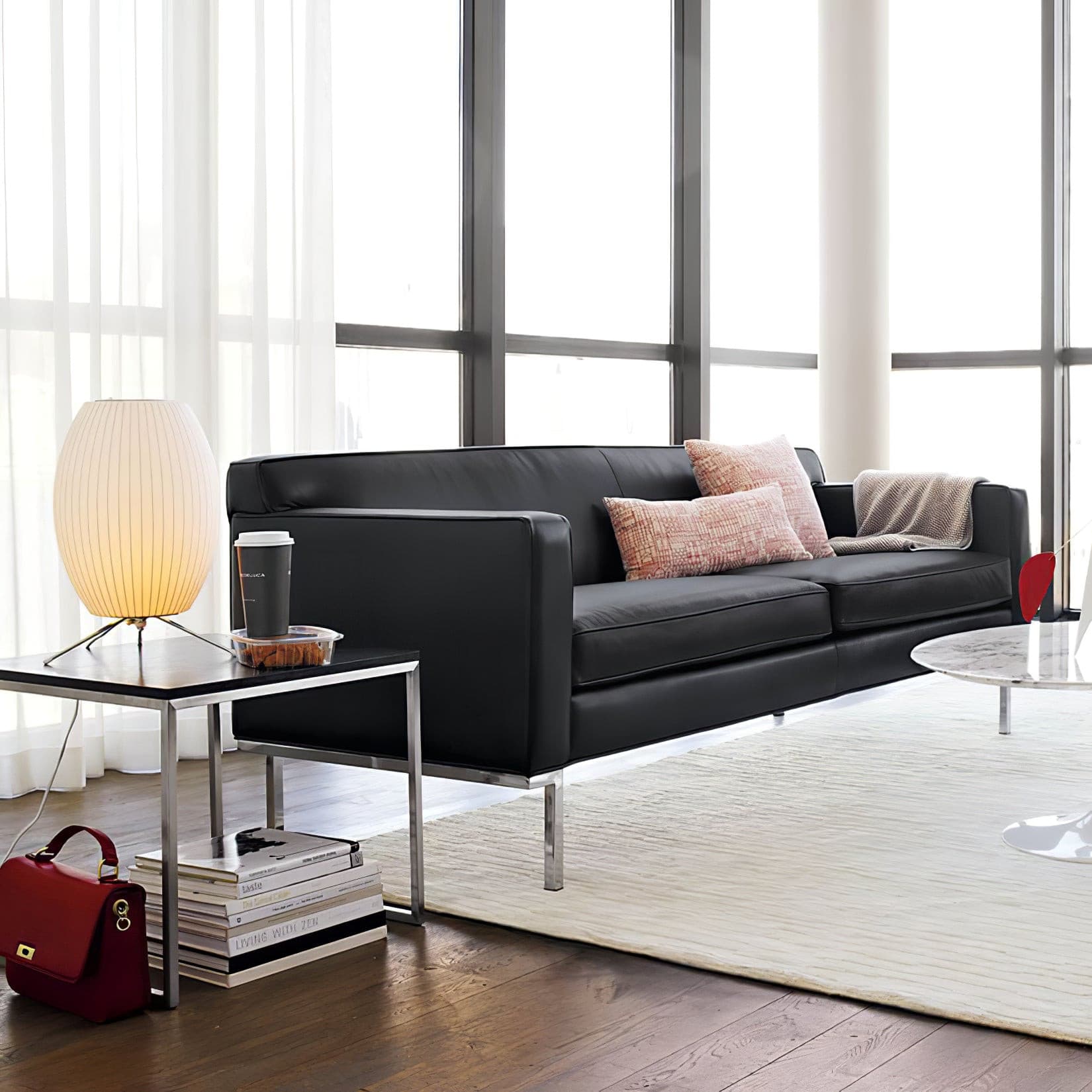Lampe sur Trépied Sphérique - Design Élégant et Flexible