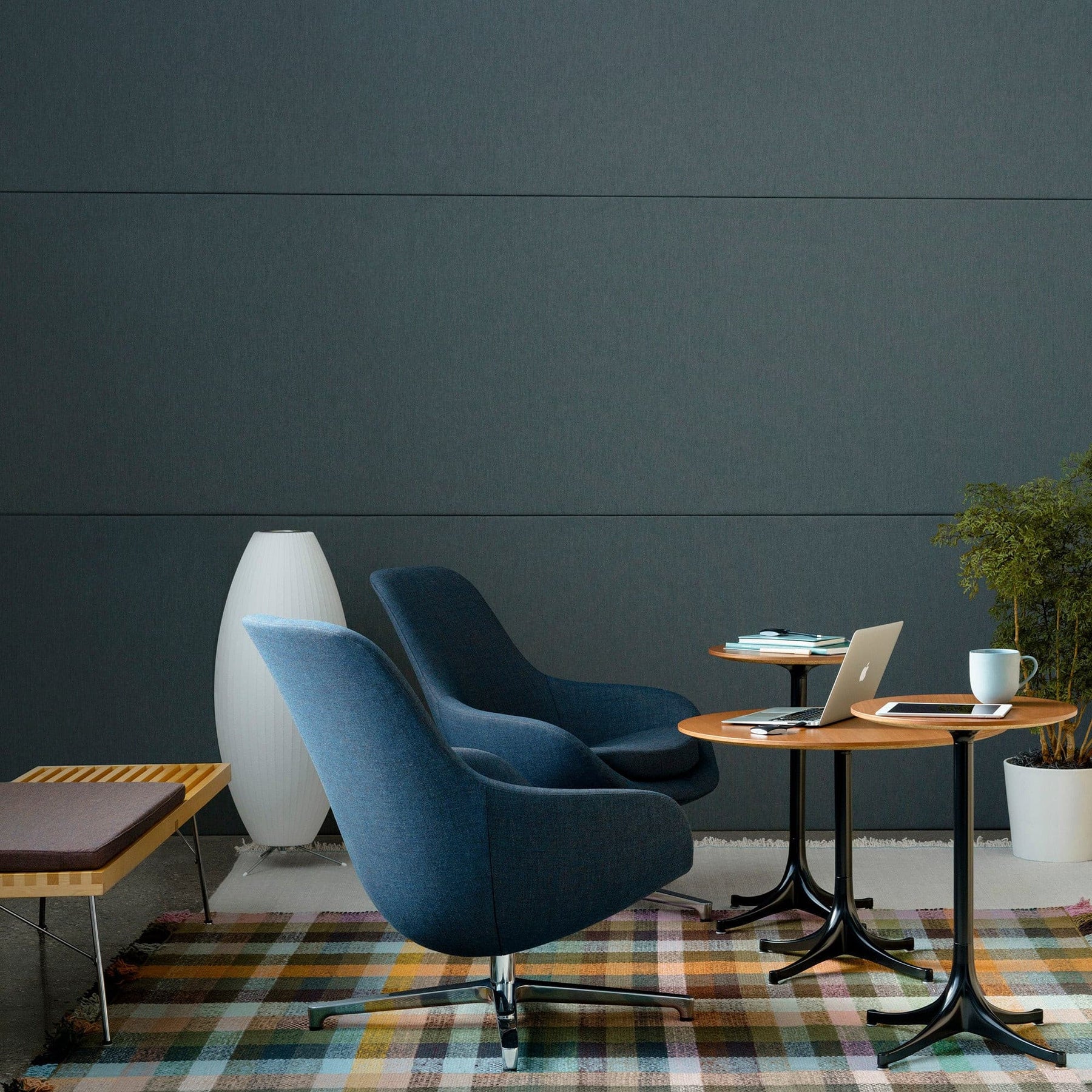 Lampe sur Trépied Sphérique - Design Élégant et Flexible