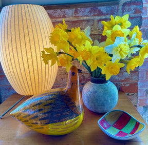 Lampe sur Trépied Sphérique - Design Élégant et Flexible