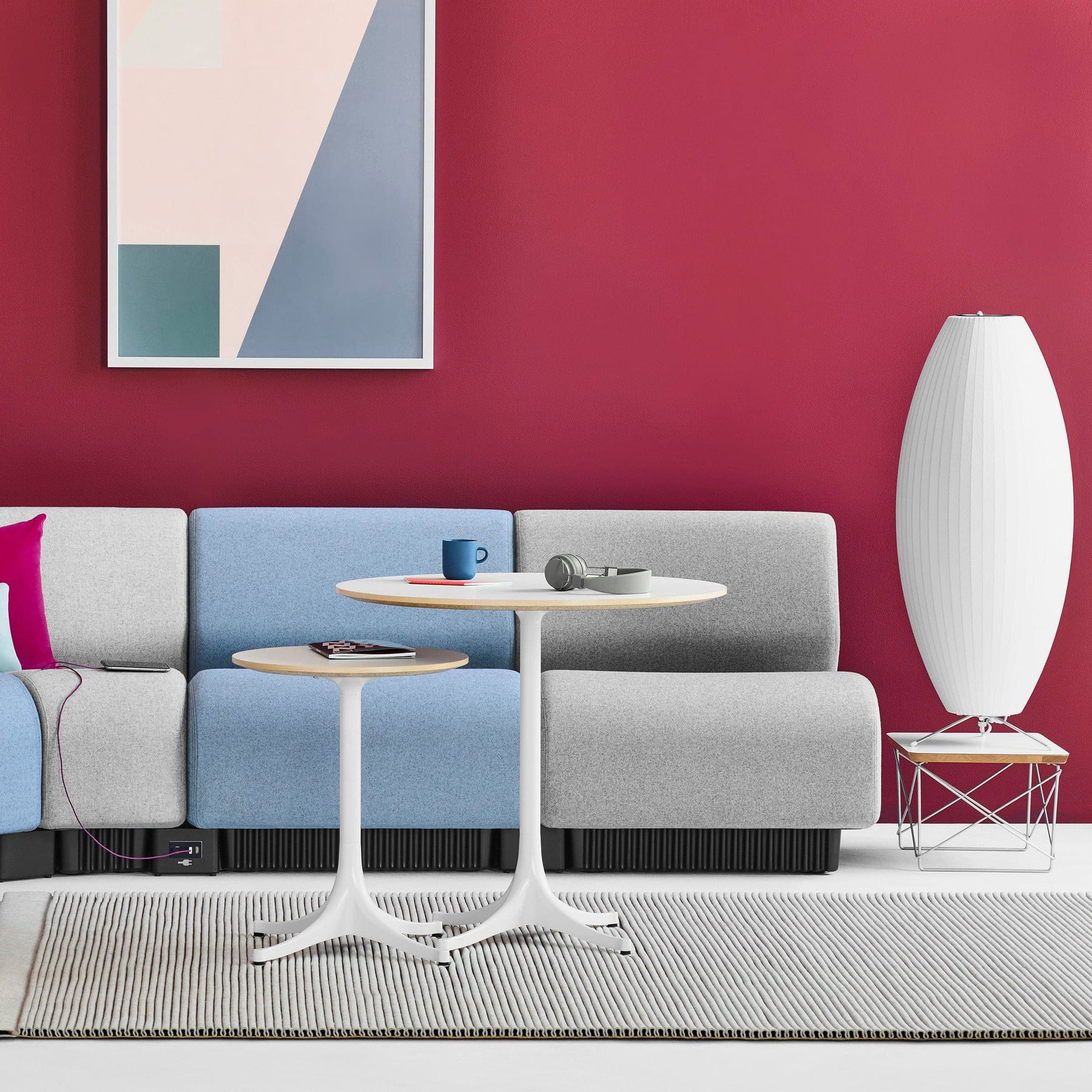 Lampe sur Trépied Sphérique - Design Élégant et Flexible