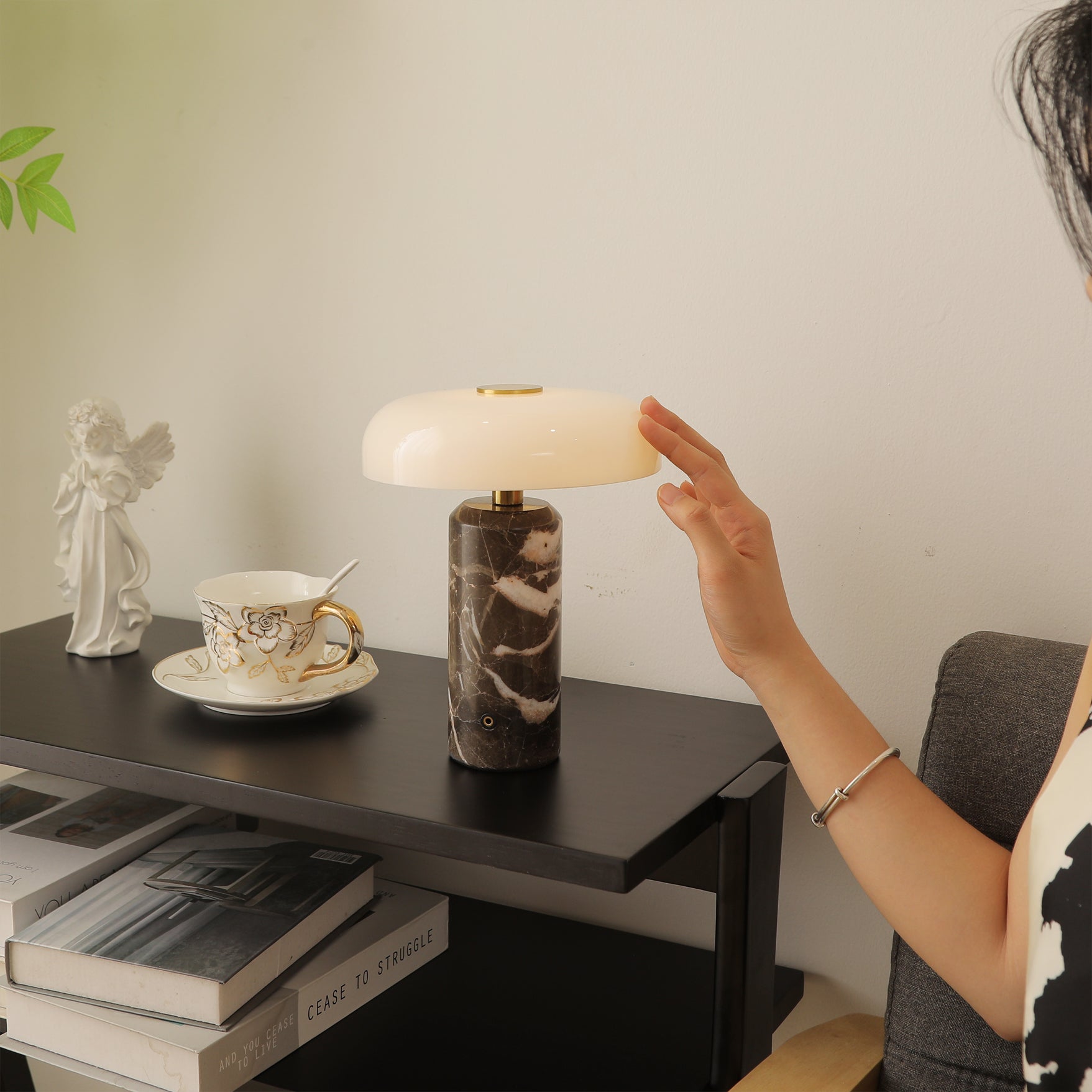 Lampe de Bureau en Marbre - Élégance et Ambiance Conviviale