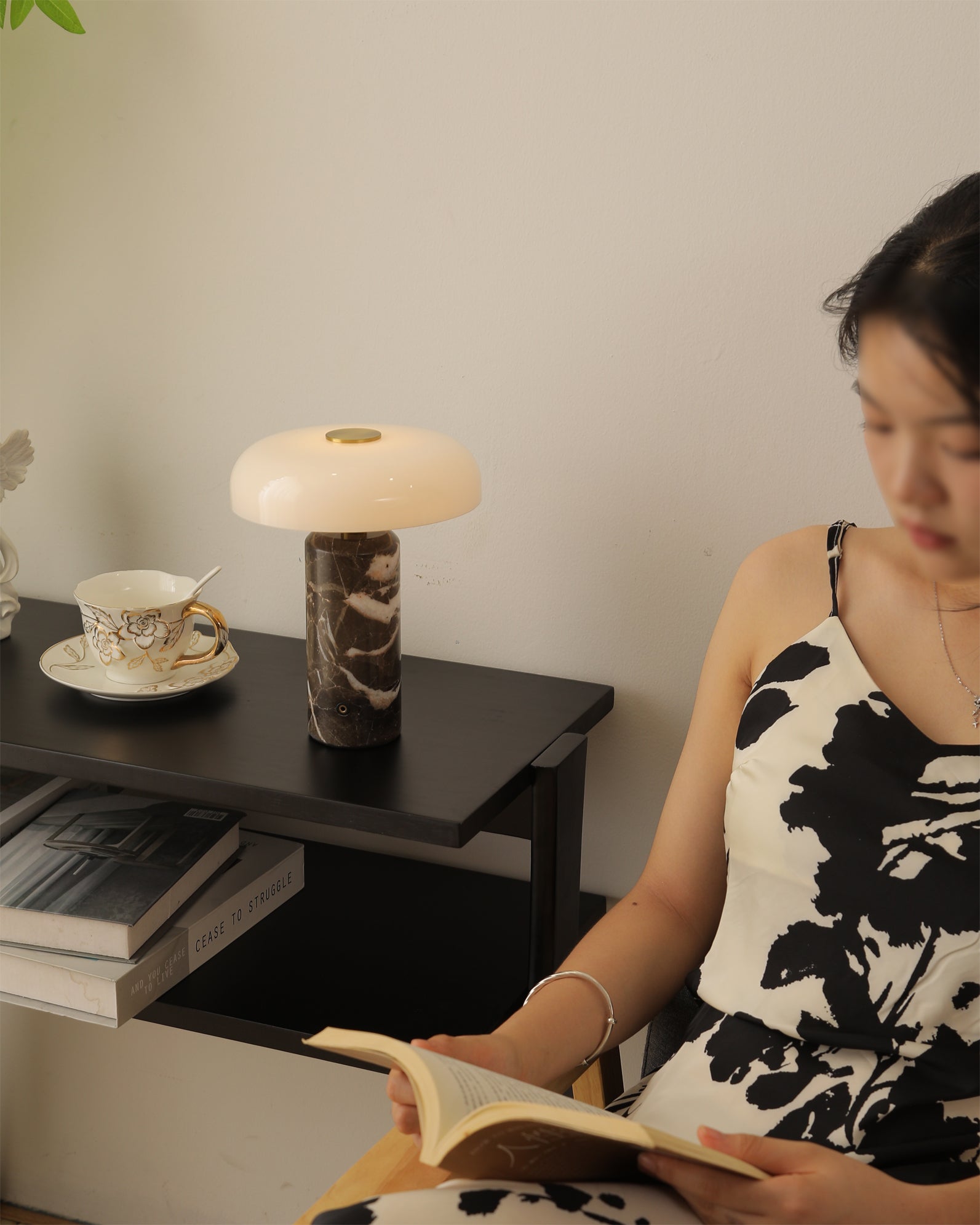 Lampe de Bureau en Marbre - Élégance et Ambiance Conviviale