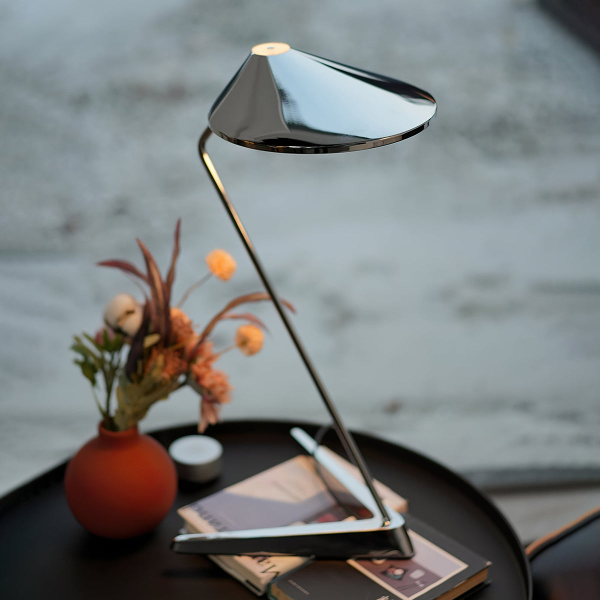 Lampe de Table Minimaliste - Design Épuré et Élégant