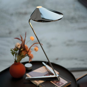 Lampe de Table Minimaliste - Design Épuré et Élégant