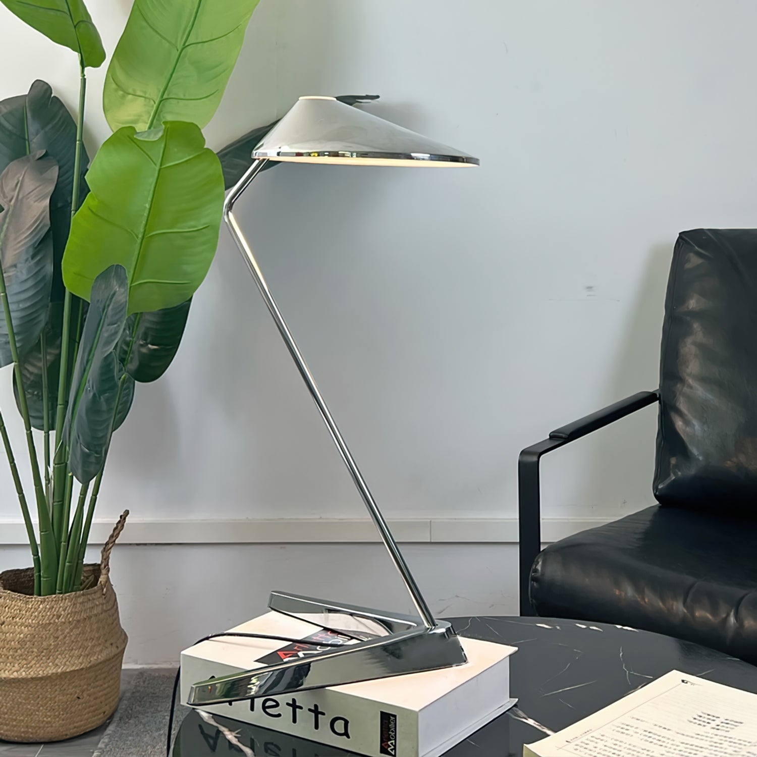 Lampe de Table Minimaliste - Design Épuré et Élégant