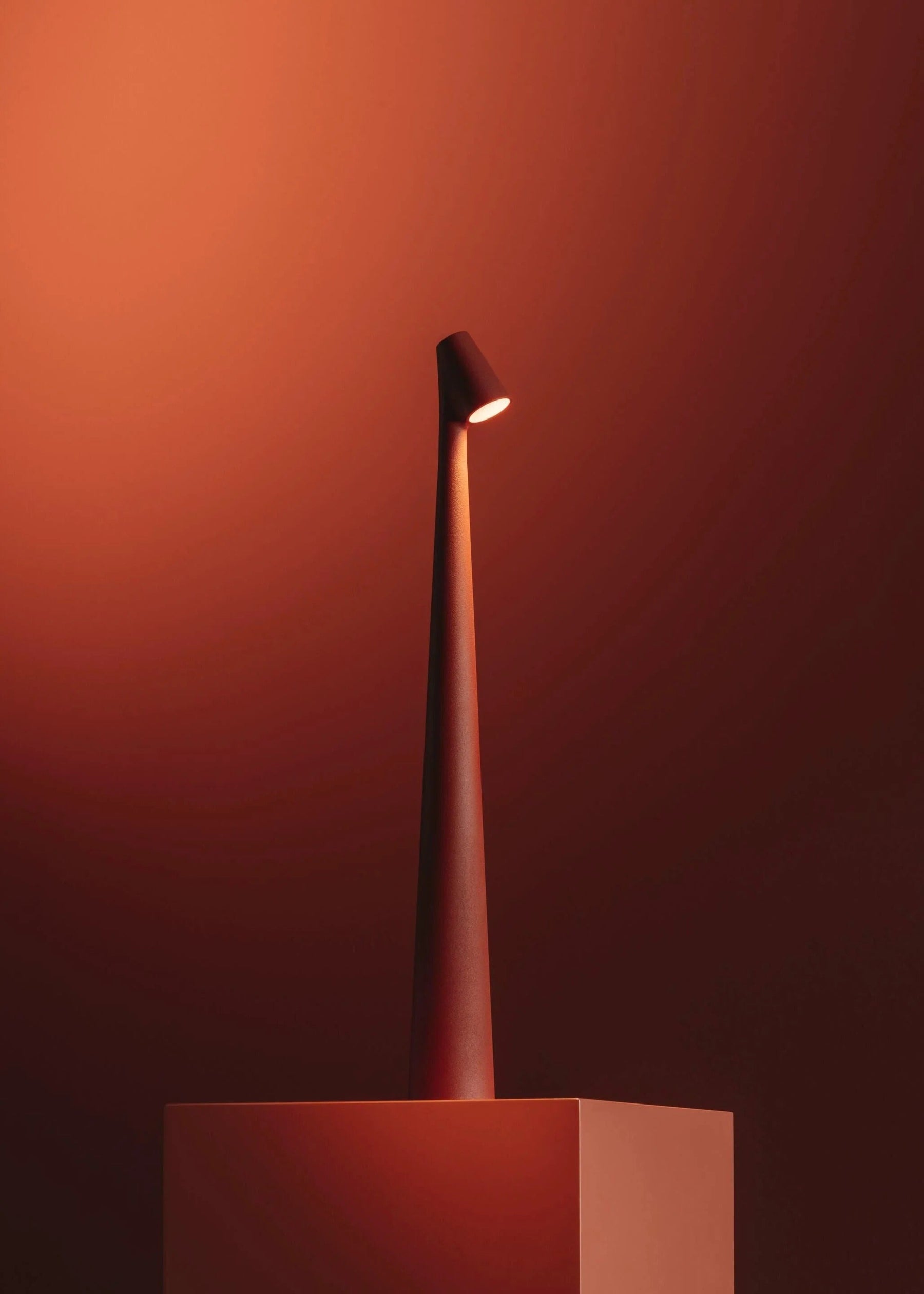 Lampe de Table LED Dimmable - Élégance et Liberté Sans Fil