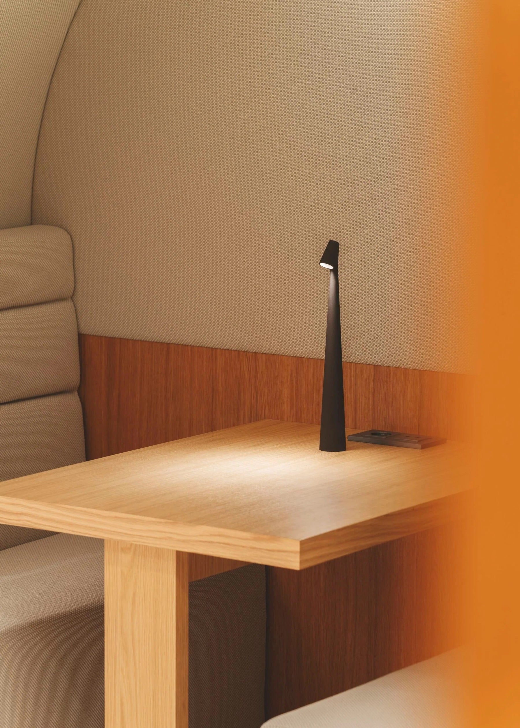 Lampe de Table LED Dimmable - Élégance et Liberté Sans Fil