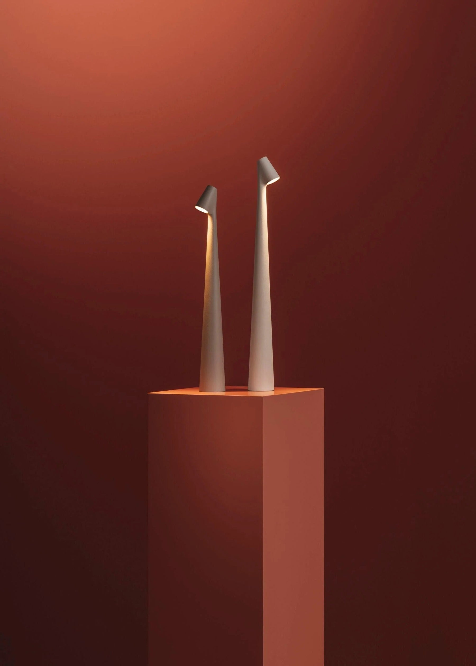 Lampe de Table LED Dimmable - Élégance et Liberté Sans Fil