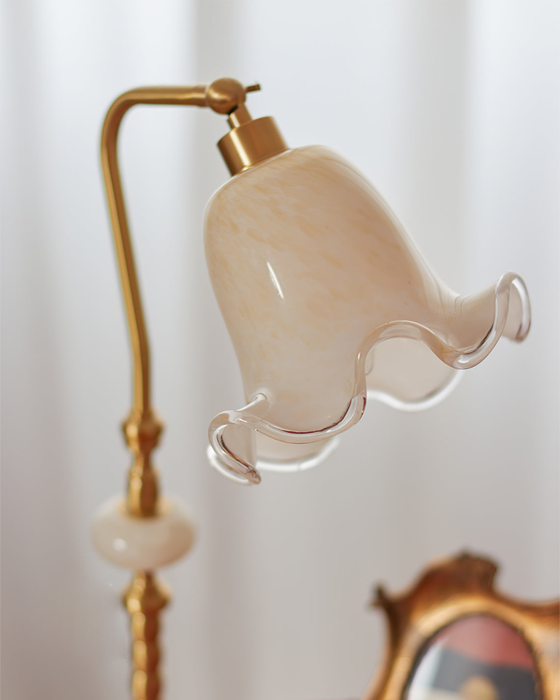 Lampe de Table Vintage Florale - Élégance et Ambiance Douce dans Votre Espace