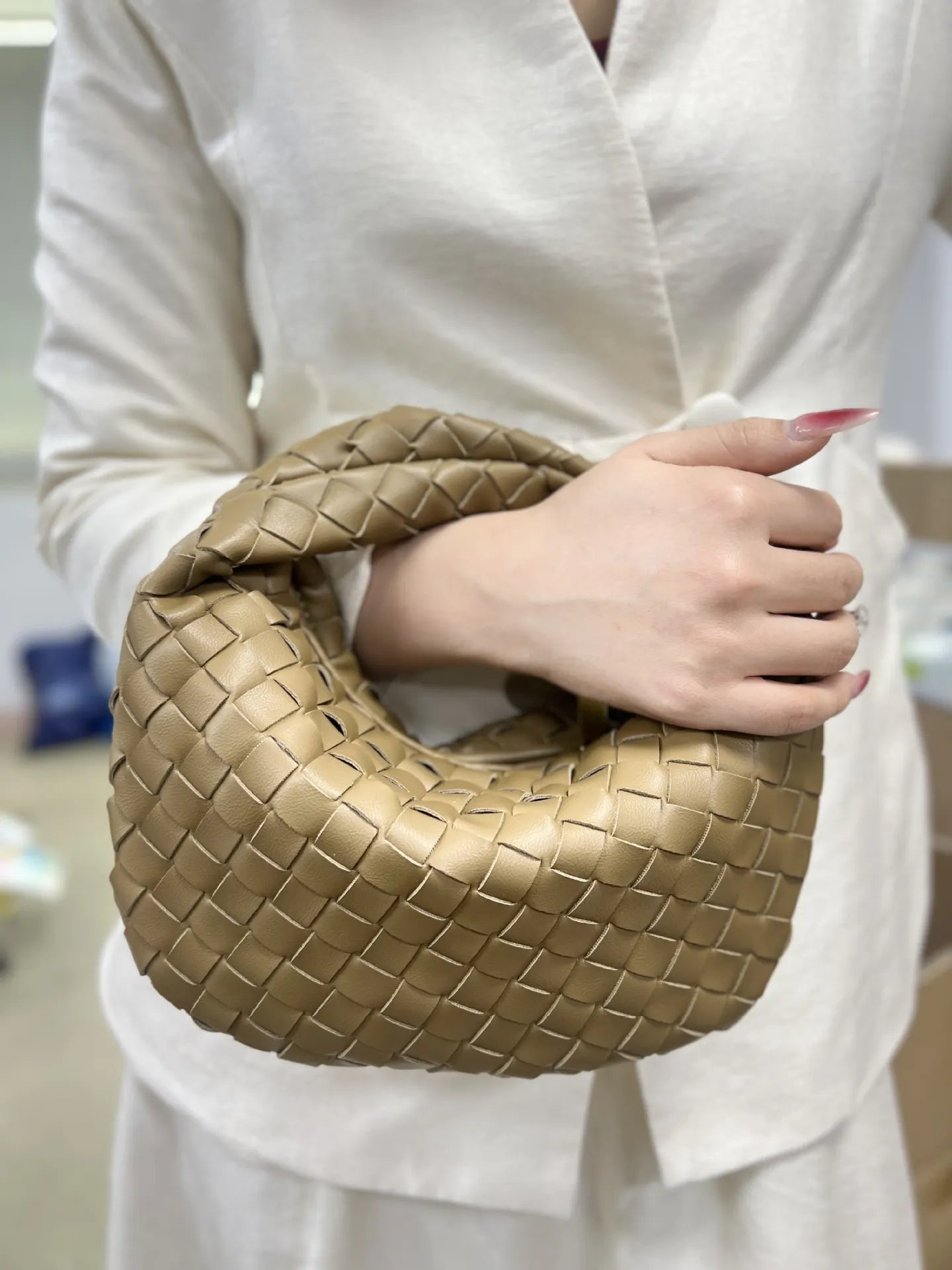 Sac à Main Tressé pour Femmes - Élégant et Spacieux en Polyuréthane