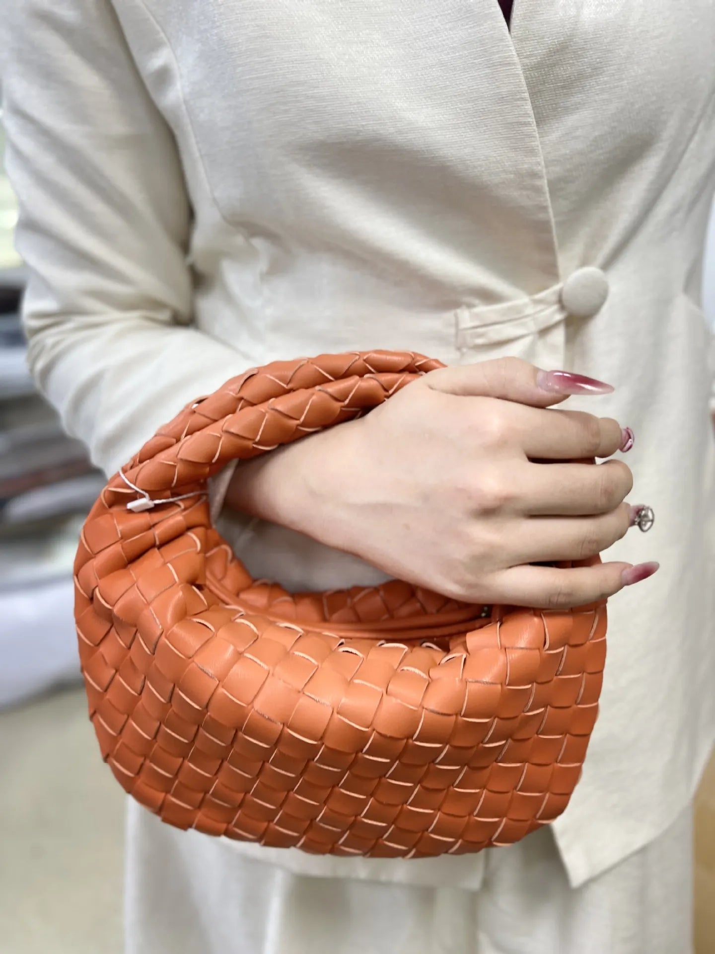 Sac à Main Tressé pour Femmes - Élégant et Spacieux en Polyuréthane