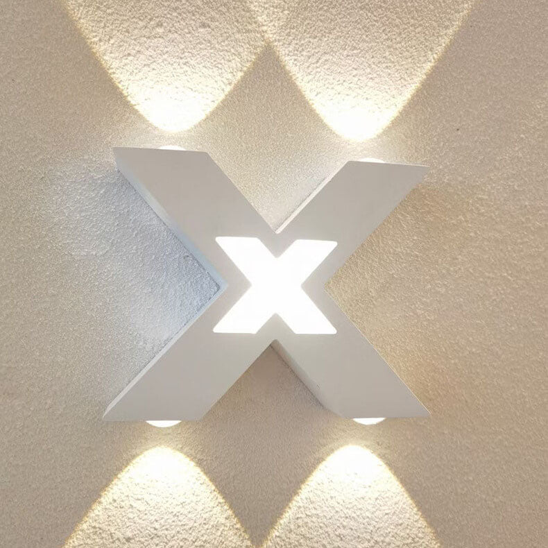 Applique Murale LED en Forme de X - Éclairage Extérieur Résistant aux Intempéries