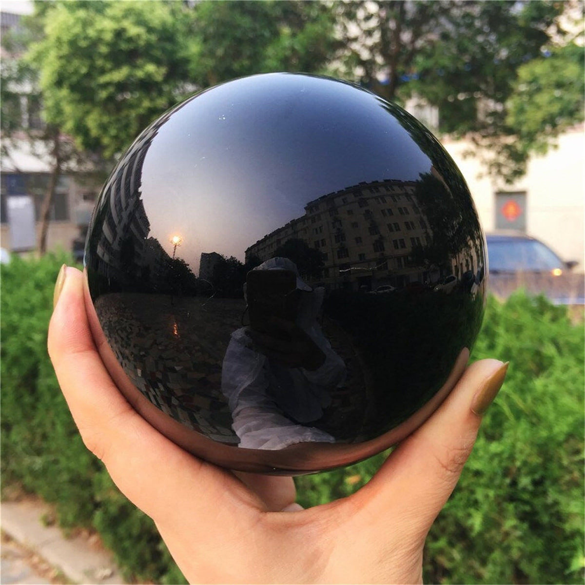 Sphère d'Obsidienne Naturelle - Décoration Énergétique et Élégante