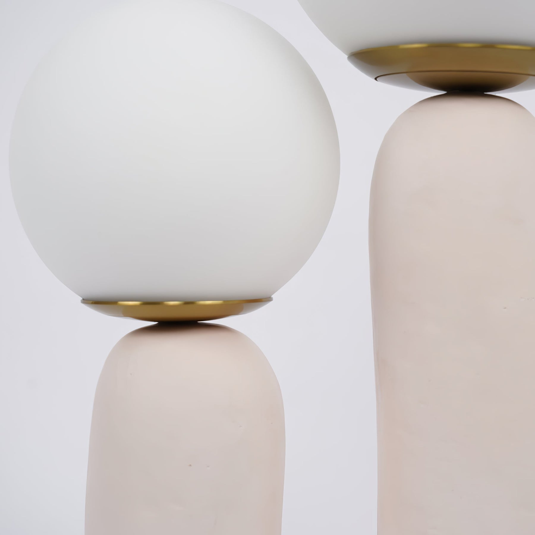 Lampe de Table en Verre et Résine - Design Élégant et Moderne pour Intérieur