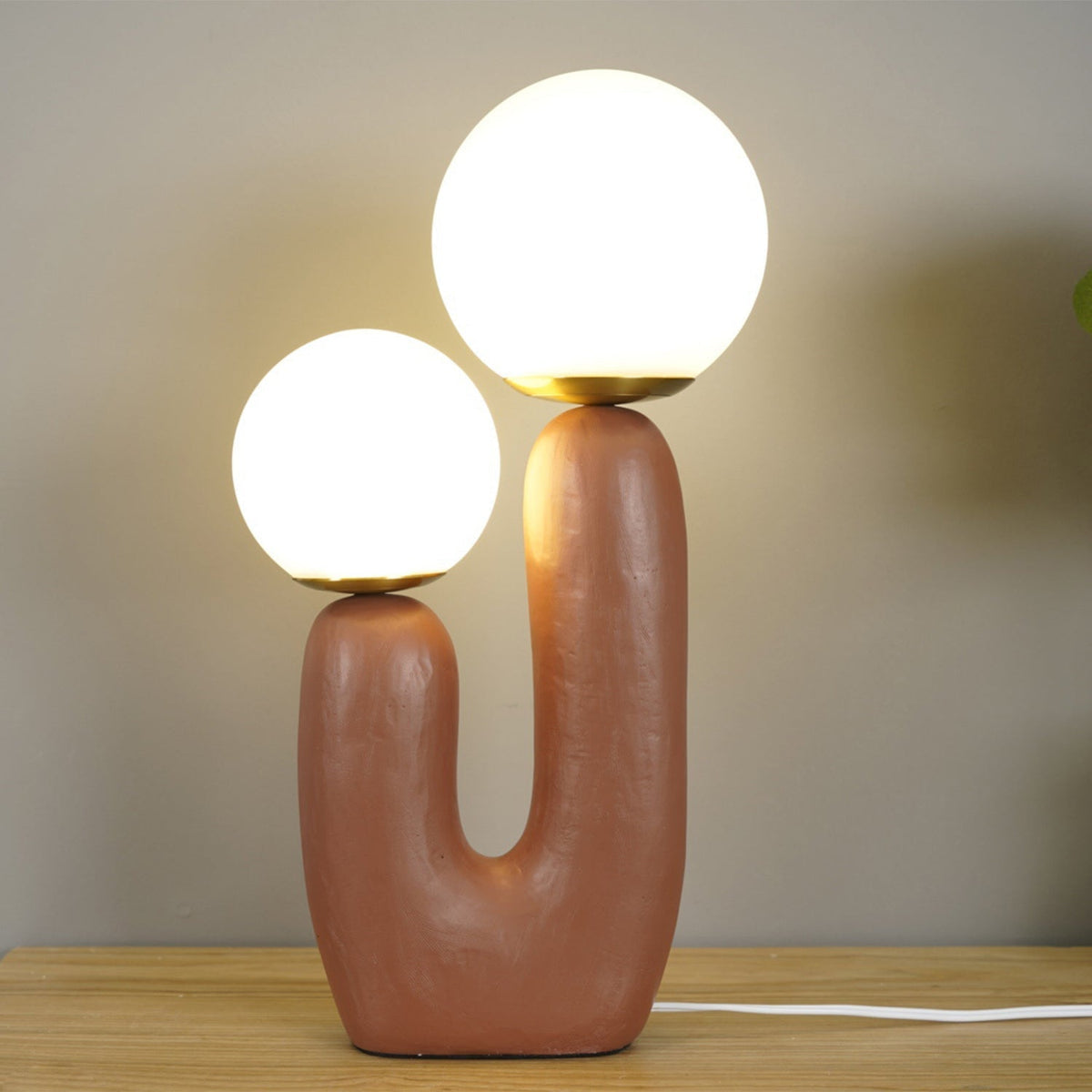 Lampe de Table en Verre et Résine - Design Élégant et Moderne pour Intérieur