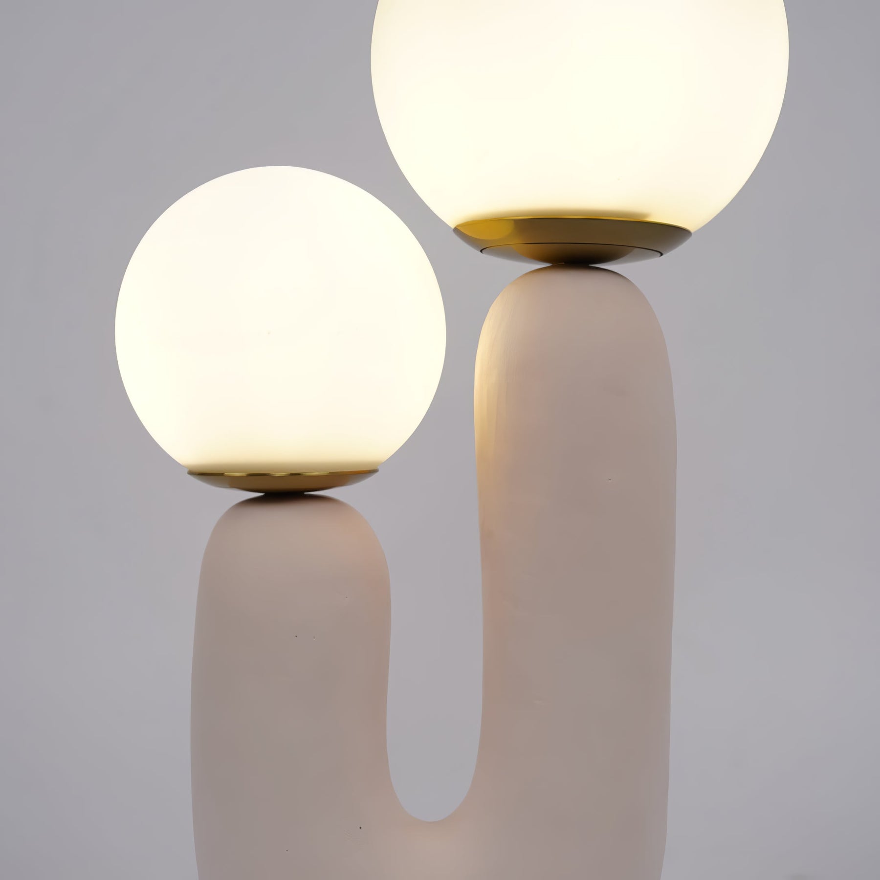 Lampe de Table en Verre et Résine - Design Élégant et Moderne pour Intérieur