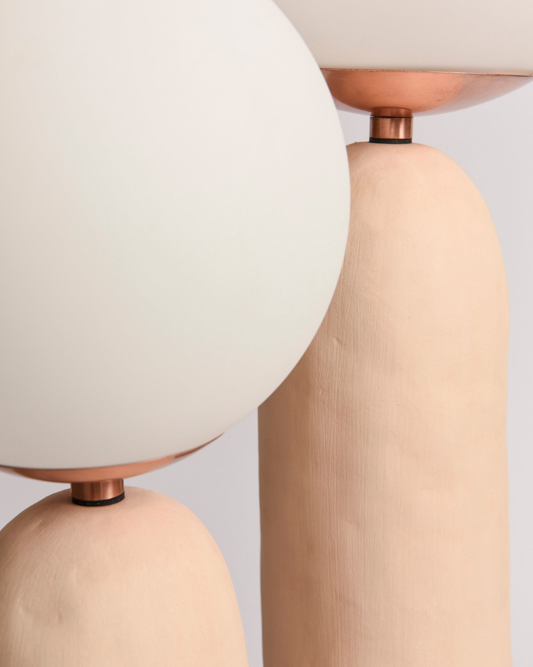Lampe de Table en Verre et Résine - Design Élégant et Moderne pour Intérieur