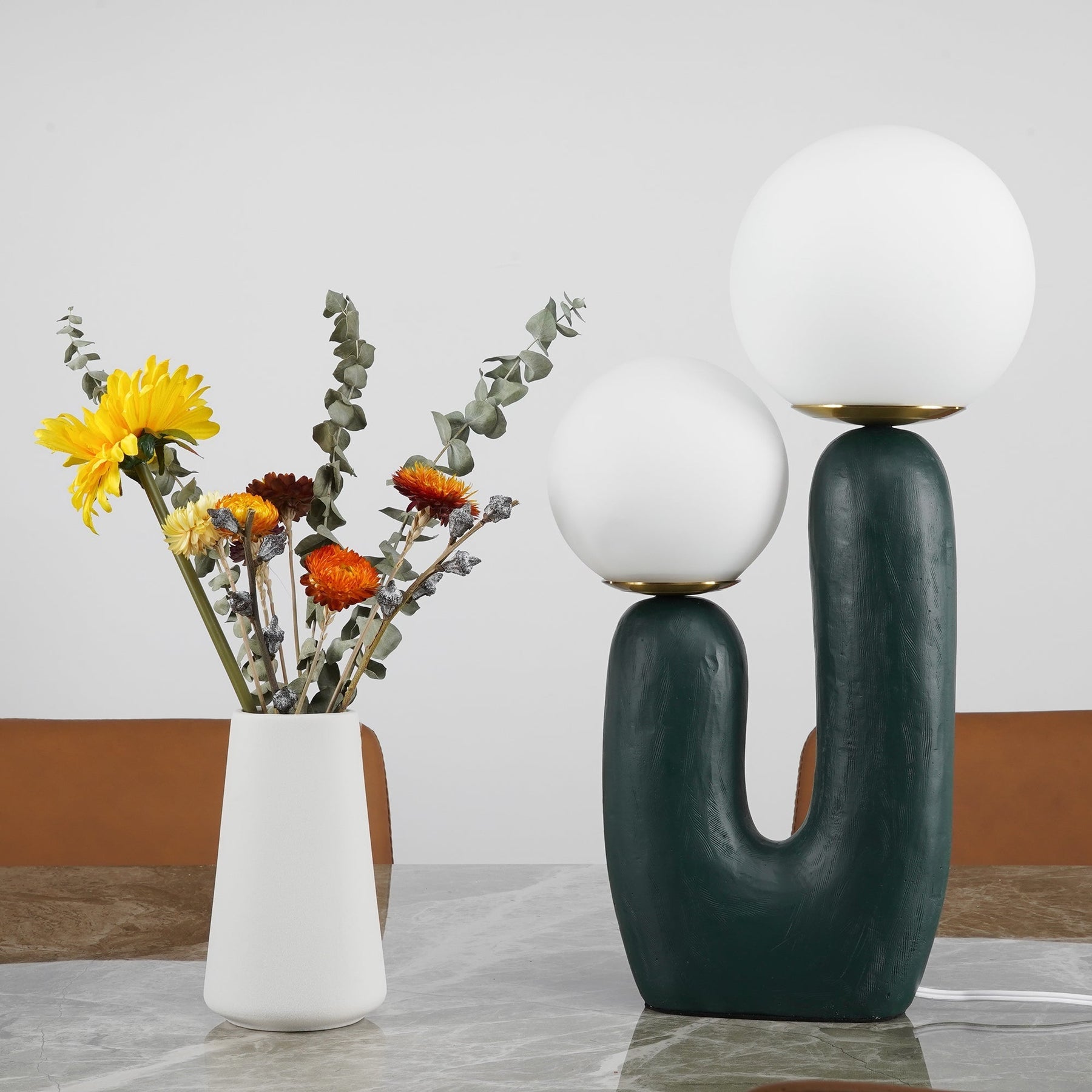 Lampe de Table en Verre et Résine - Design Élégant et Moderne pour Intérieur