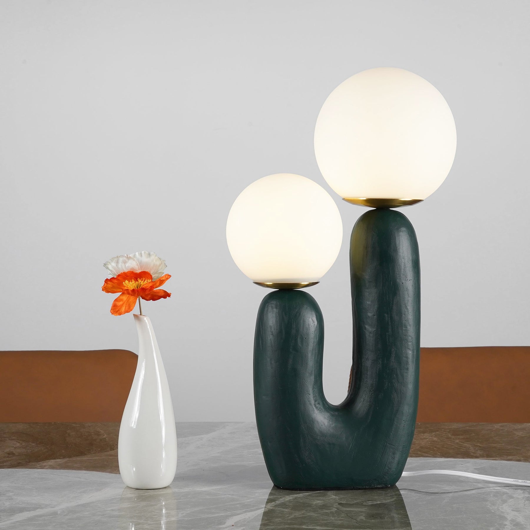 Lampe de Table en Verre et Résine - Design Élégant et Moderne pour Intérieur