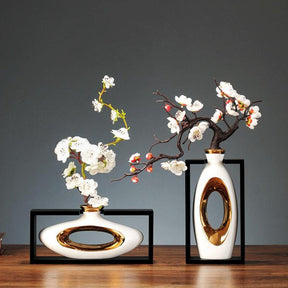 Vase Décoratif en Céramique - Bord Doré et Design Unique