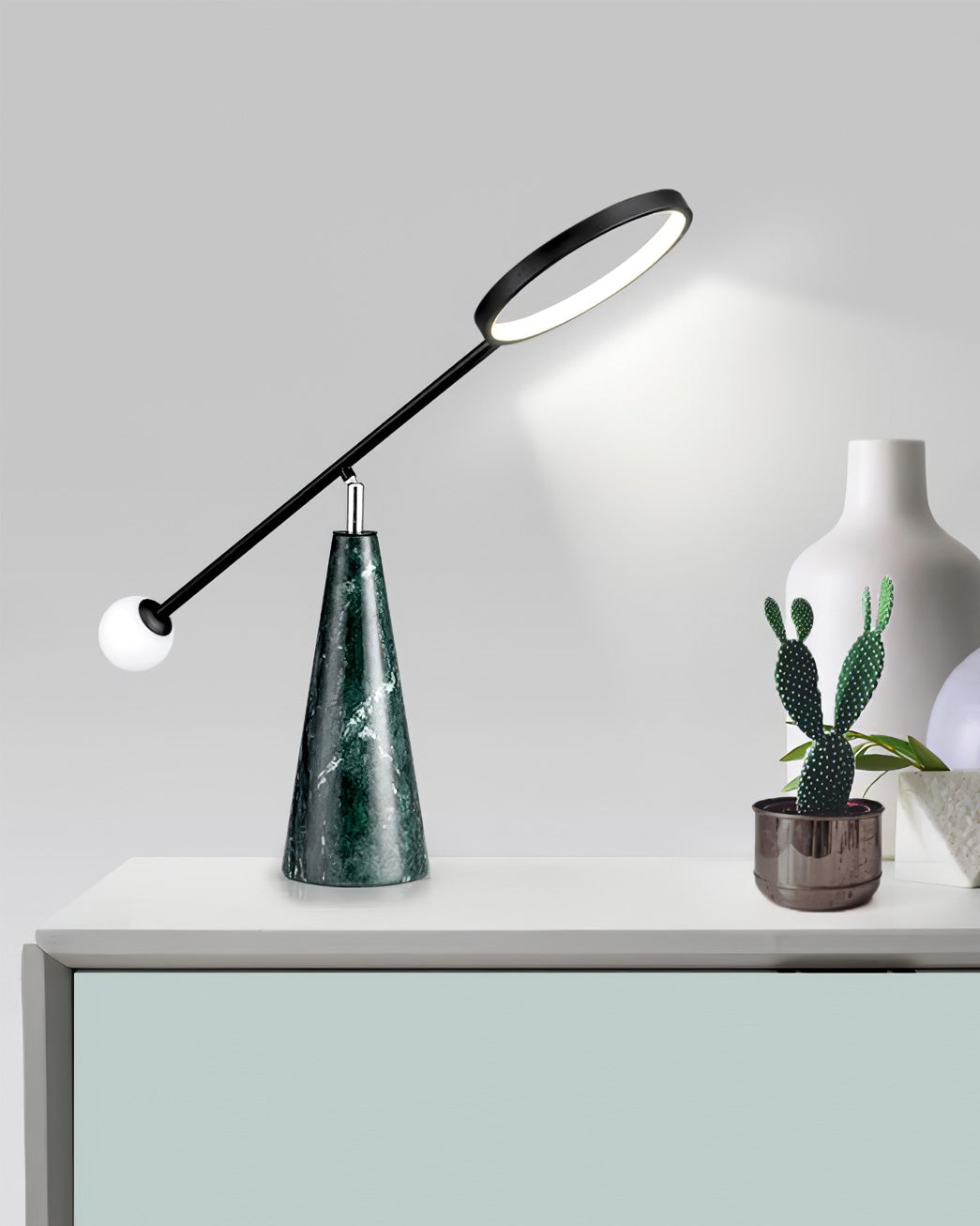 Lampe de Table Géométrique Ajustable - Design Postmoderne et Éclairage LED