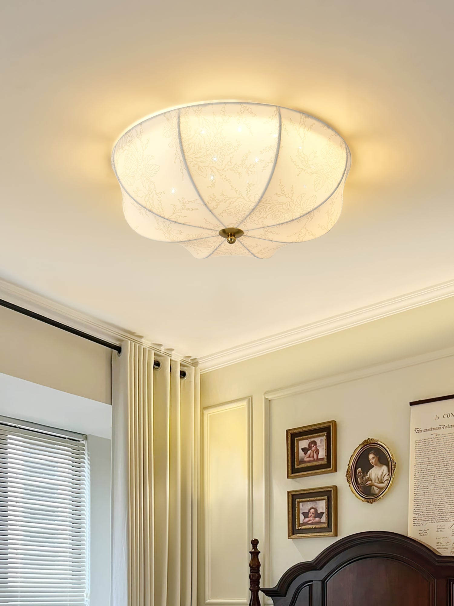Éclairage en Tissu Vintage Français - Lumière Douce et Atmosphère Romantique
