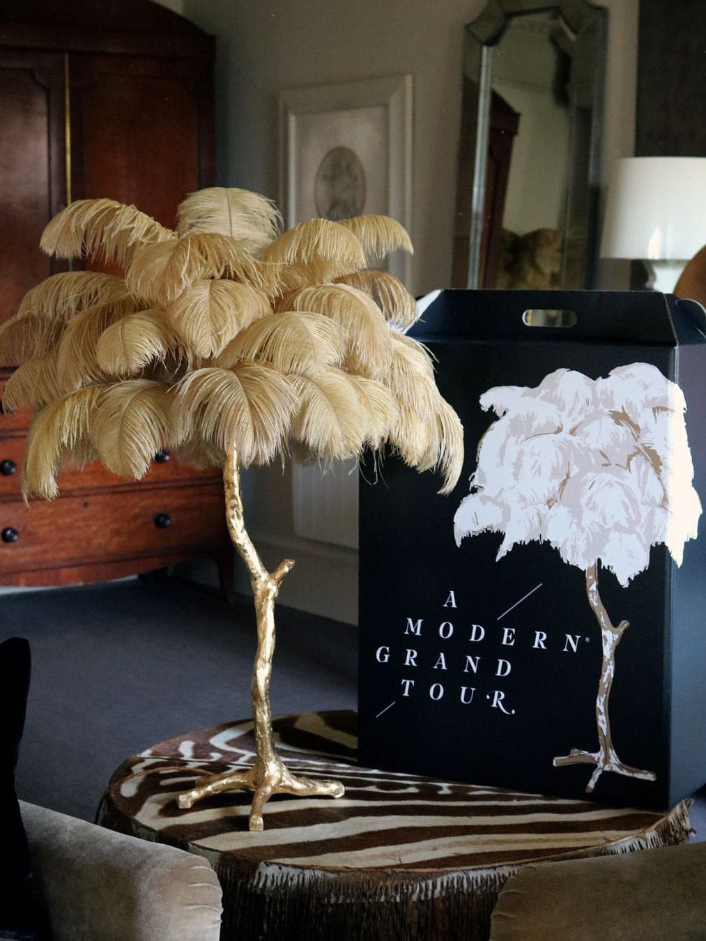 Lampe de Table Élégante en Plumes - Design Luxueux et Atmosphère Romantique