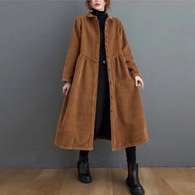 Manteau d'hiver Oversize en Velours Côtelé - Design à Boutons et Longueur Mi-Mollet