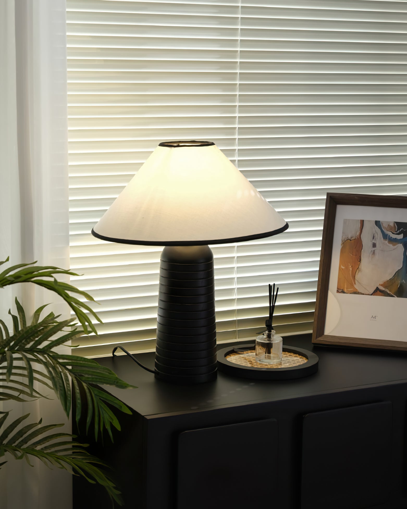 Lampe de Table Géométrique - Éclairage Chaleureux et Élégant