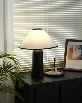 Lampe de Table Géométrique - Éclairage Chaleureux et Élégant