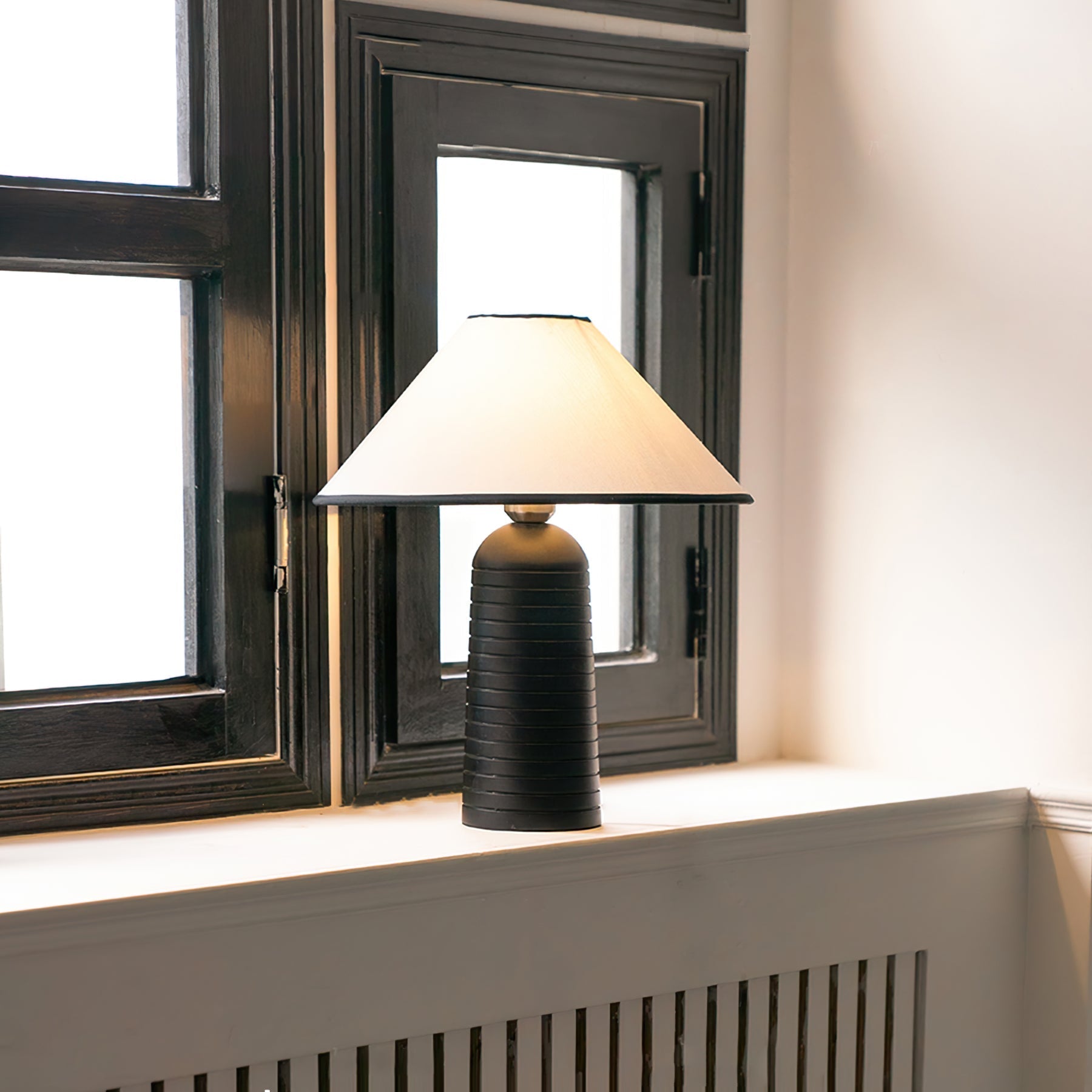 Lampe de Table Géométrique - Éclairage Chaleureux et Élégant