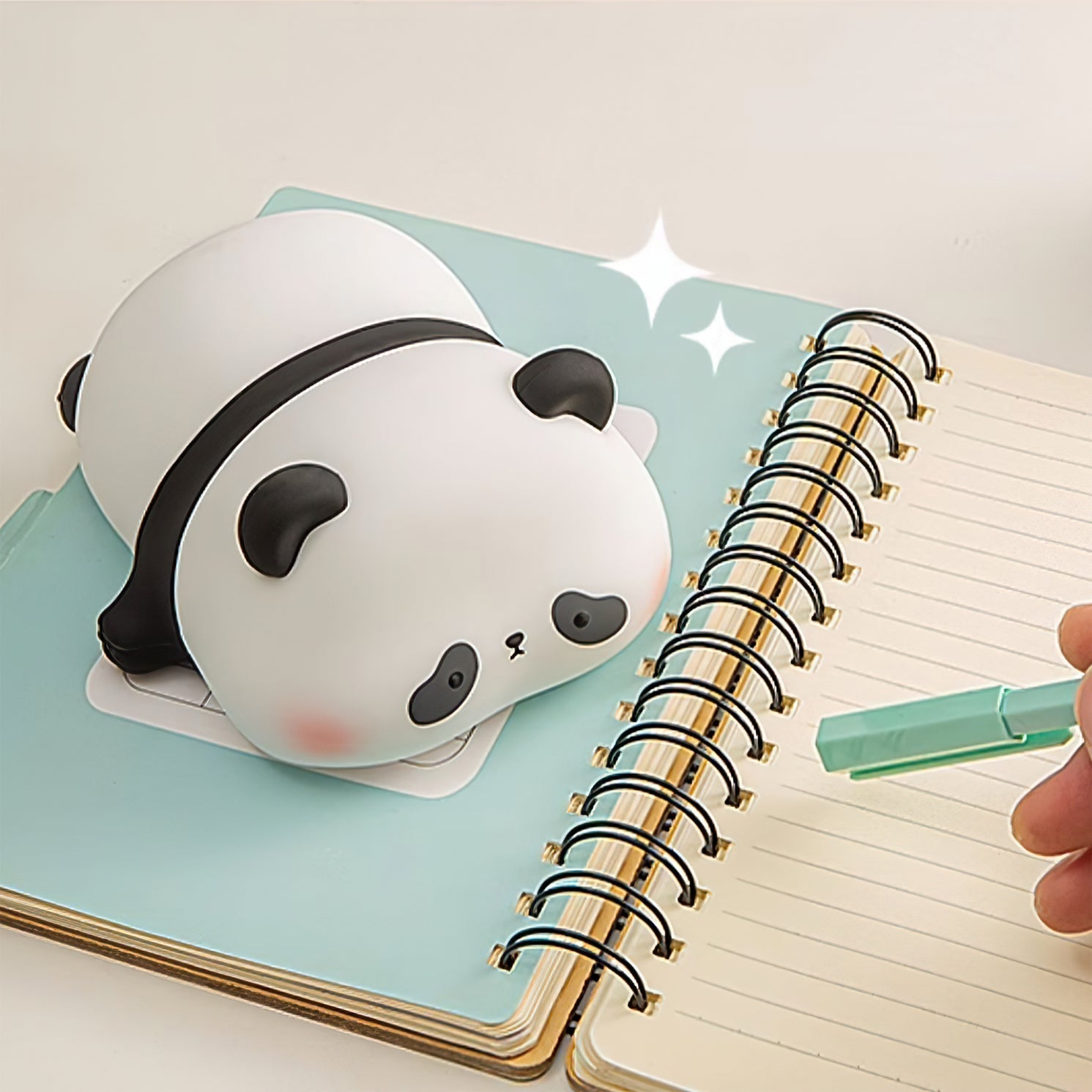 Lampe de Table Panda - Lumière Douce et Design Adorable